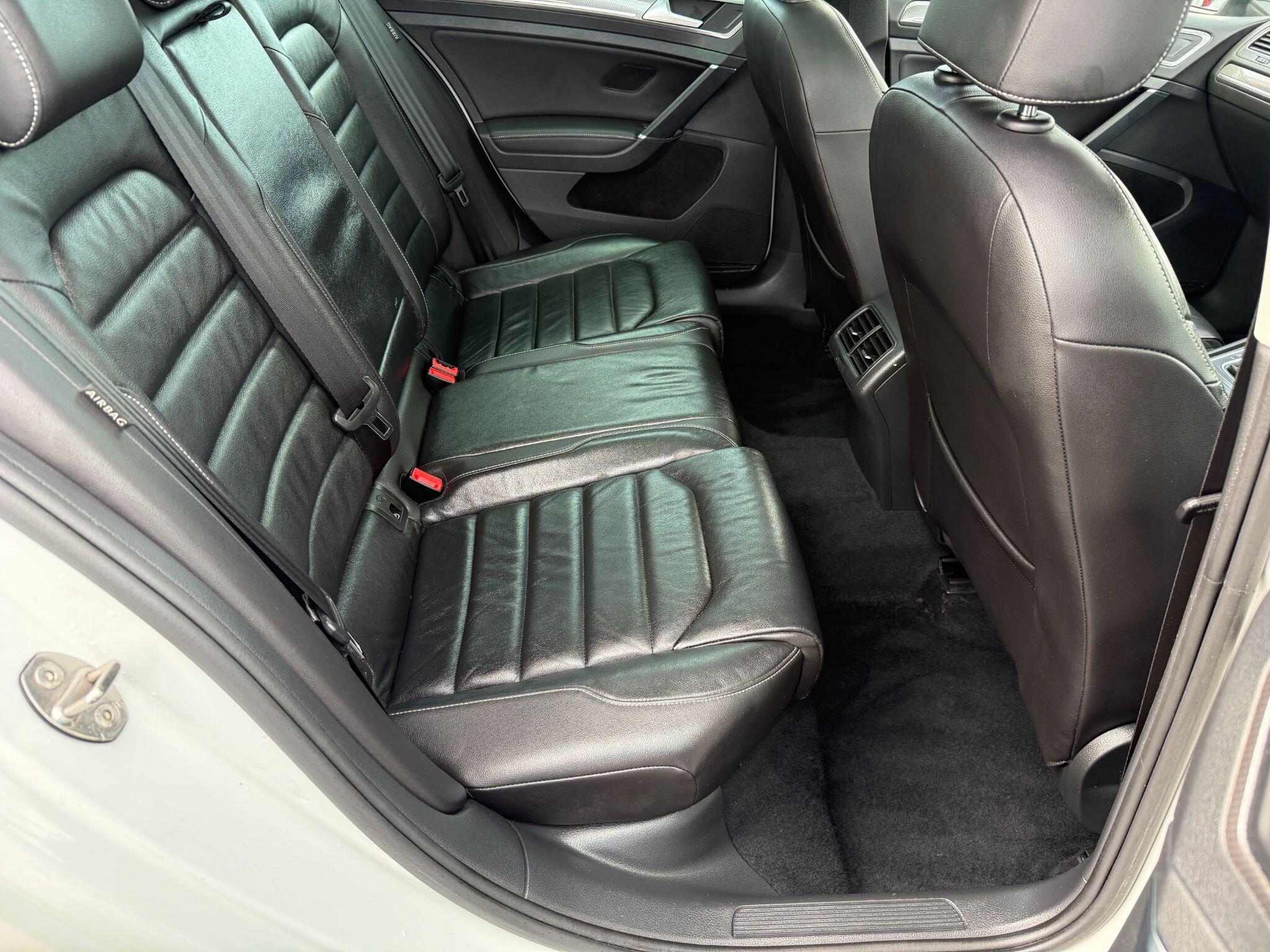 Volkswagen Golf - Image 40