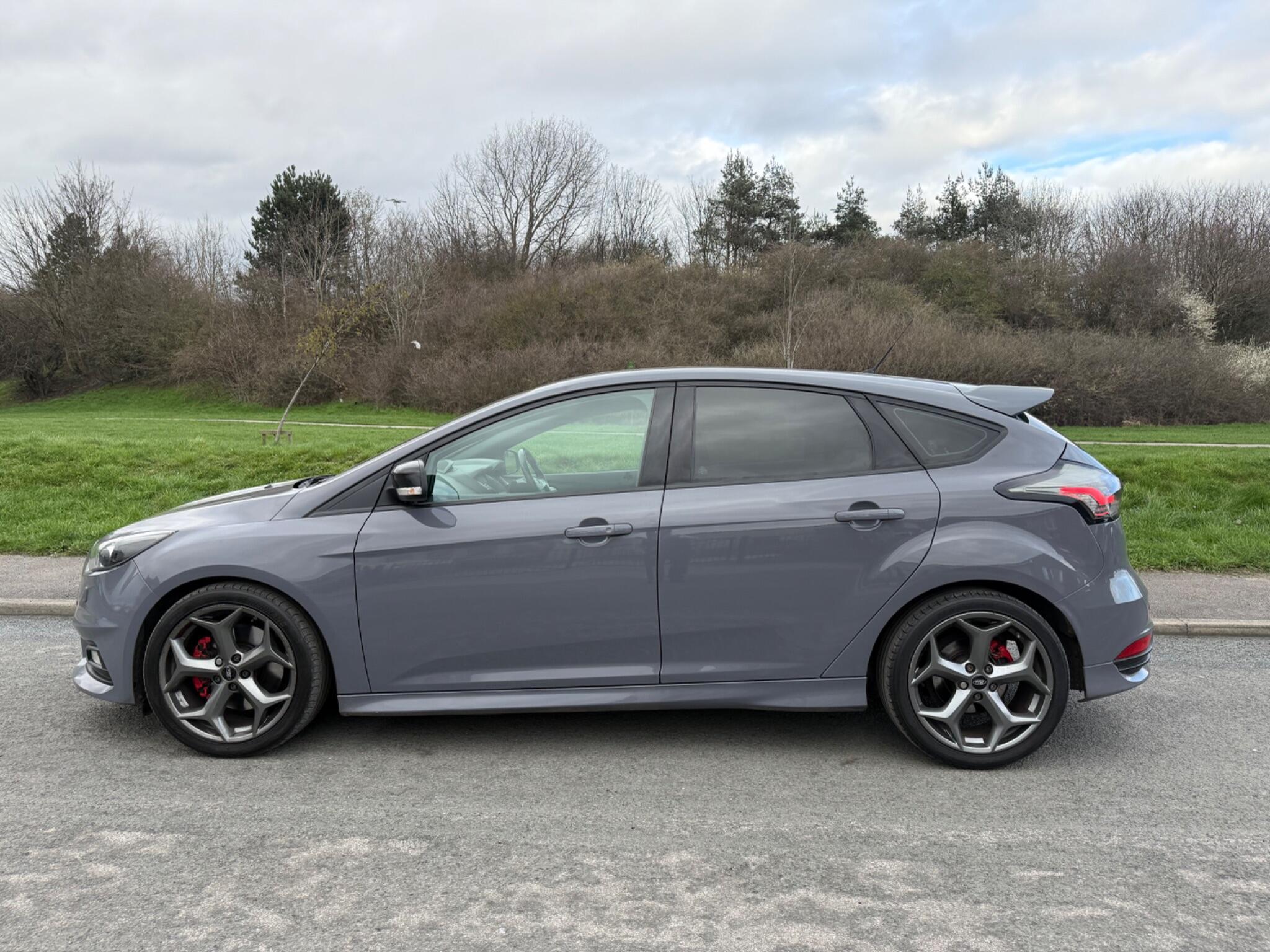 Ford Focus - Image 18