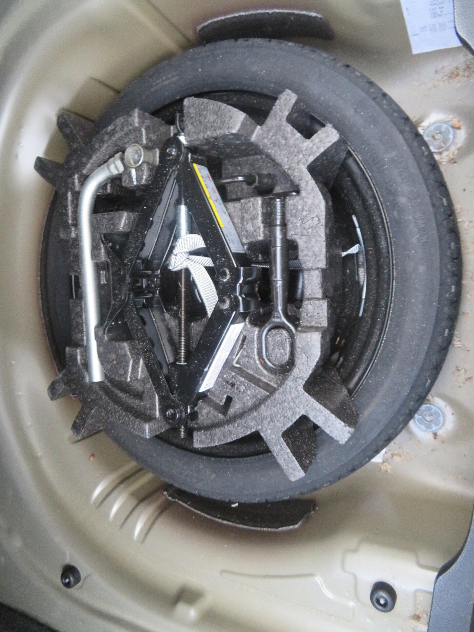 Volkswagen Passat - Image 13