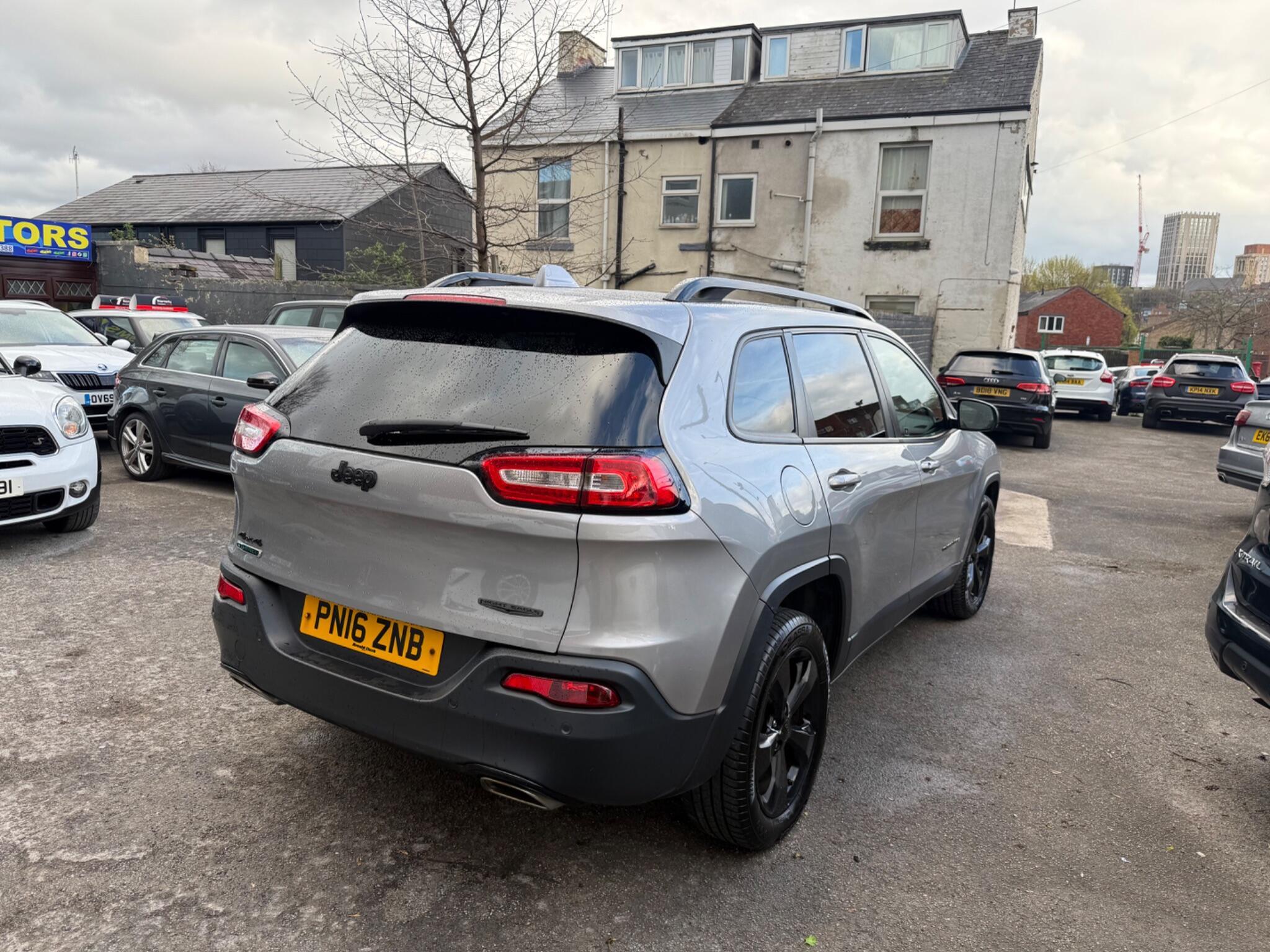 Jeep Cherokee - Image 7