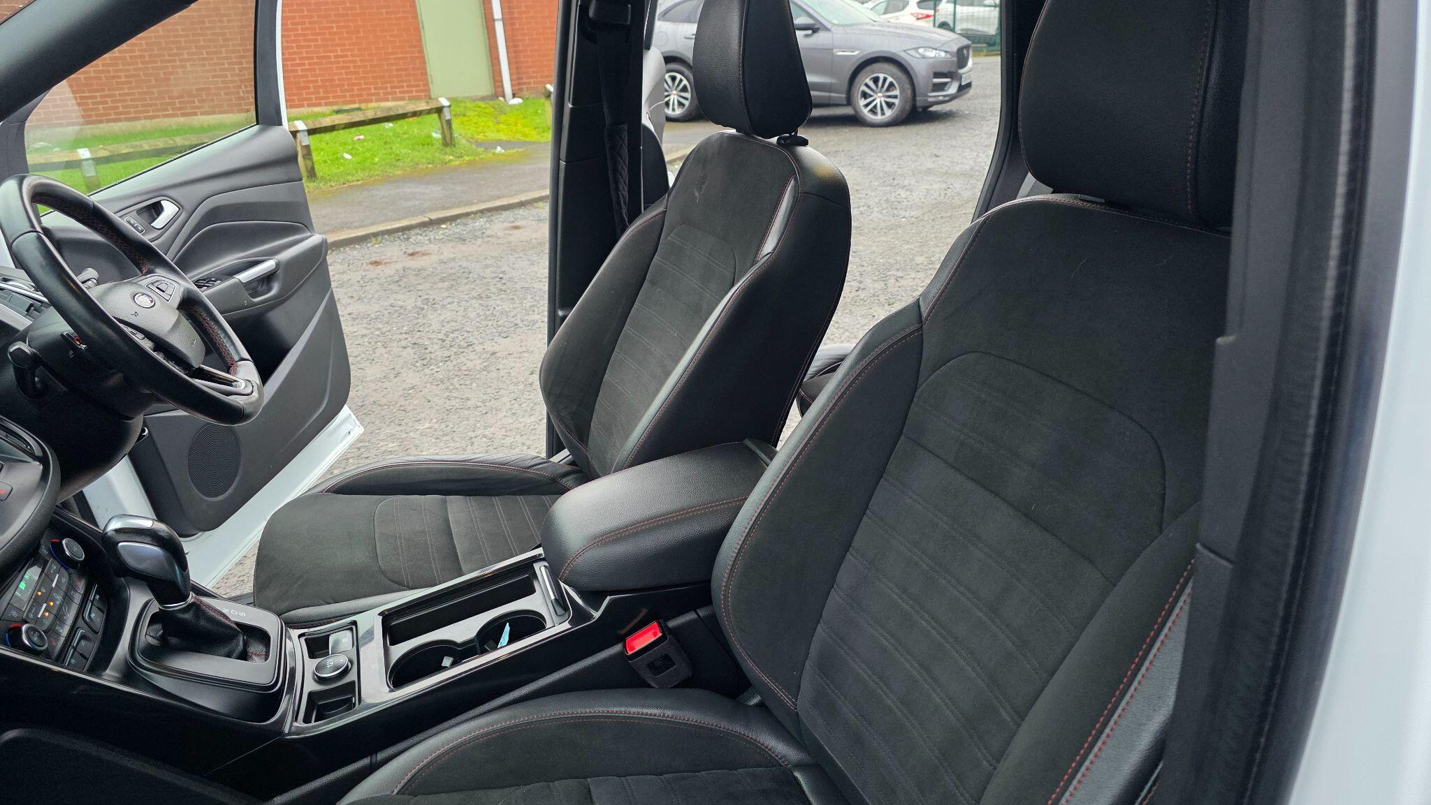 Ford Kuga - Image 34