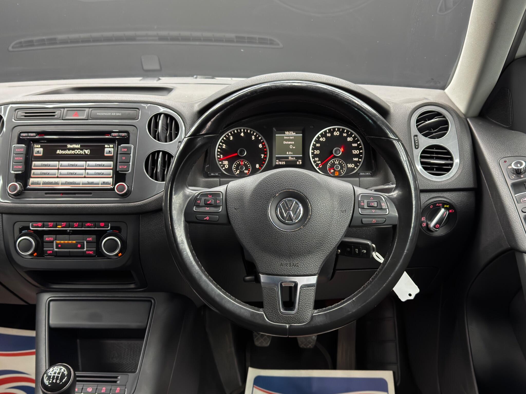 Volkswagen Tiguan - Image 18