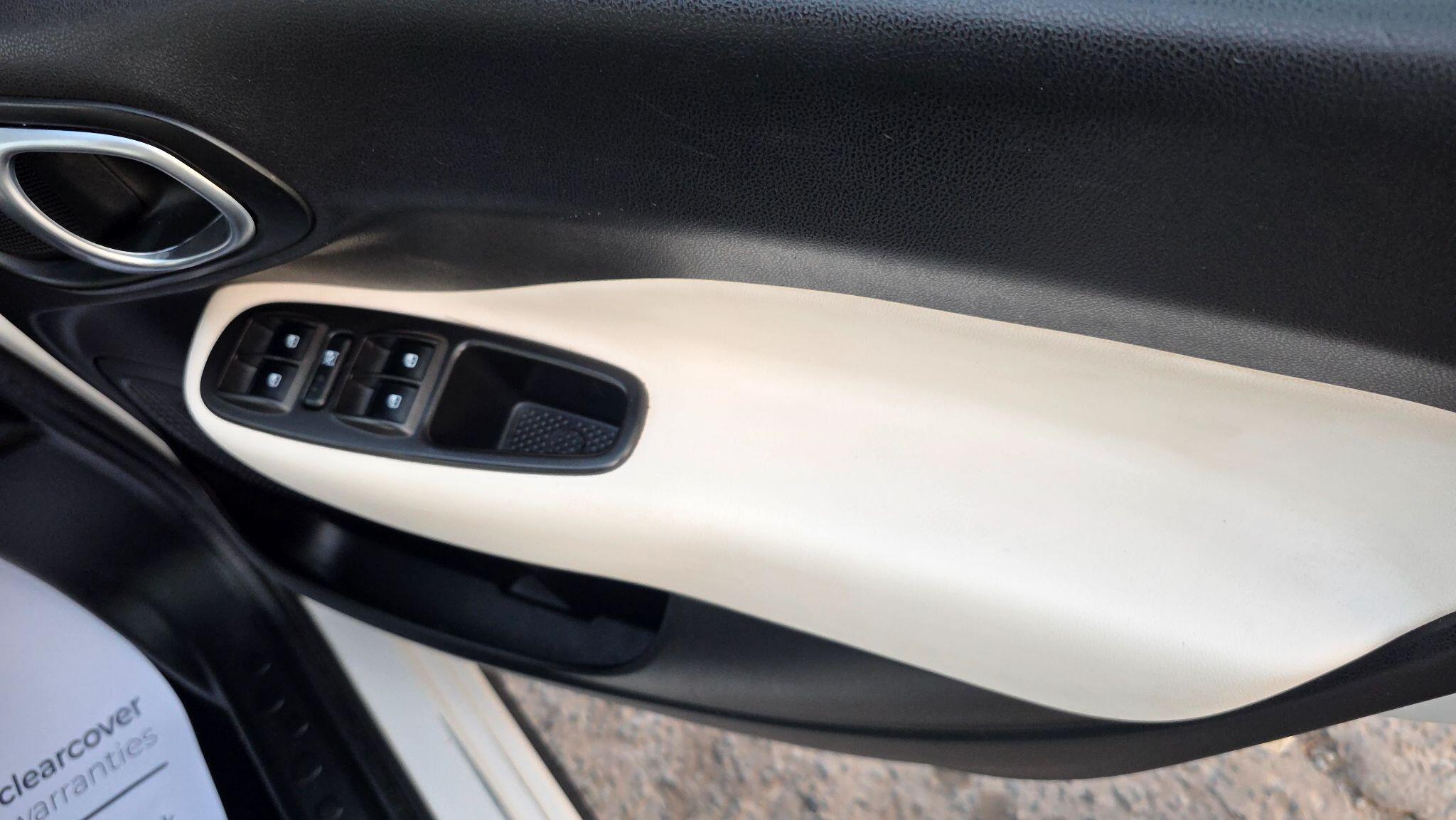 Fiat 500L - Image 22