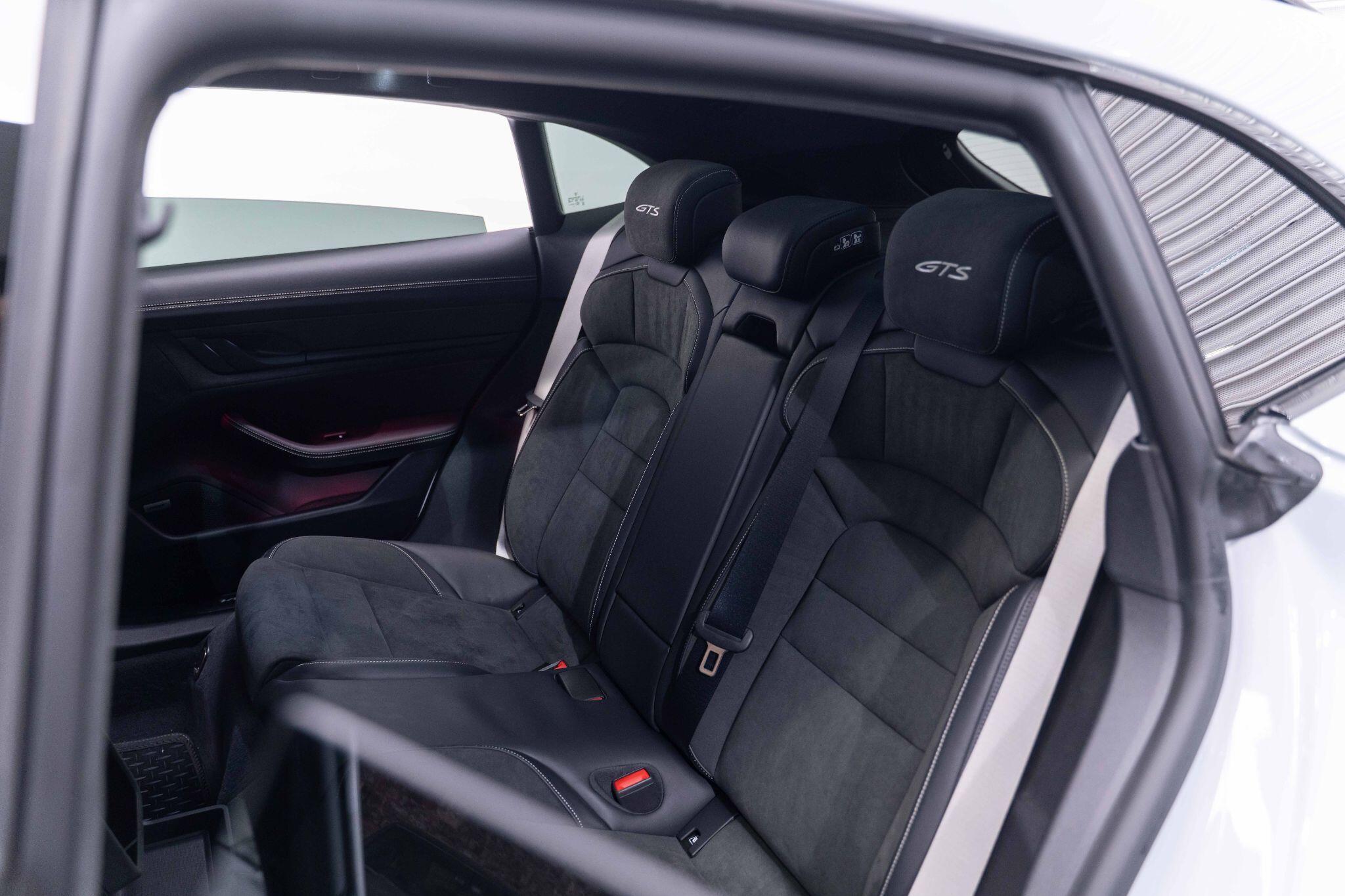 Porsche Taycan - Image 25