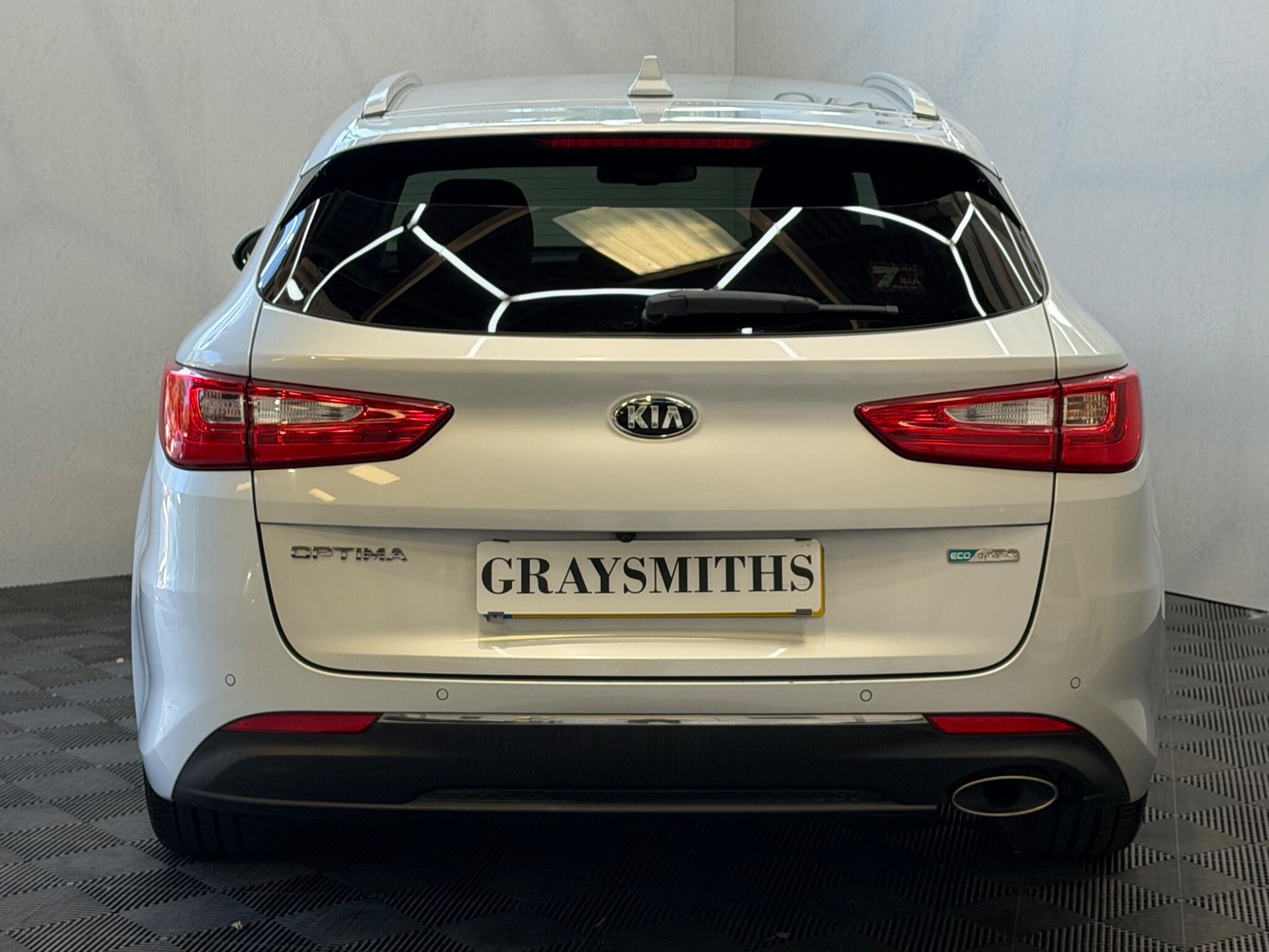 Kia Optima - Image 8