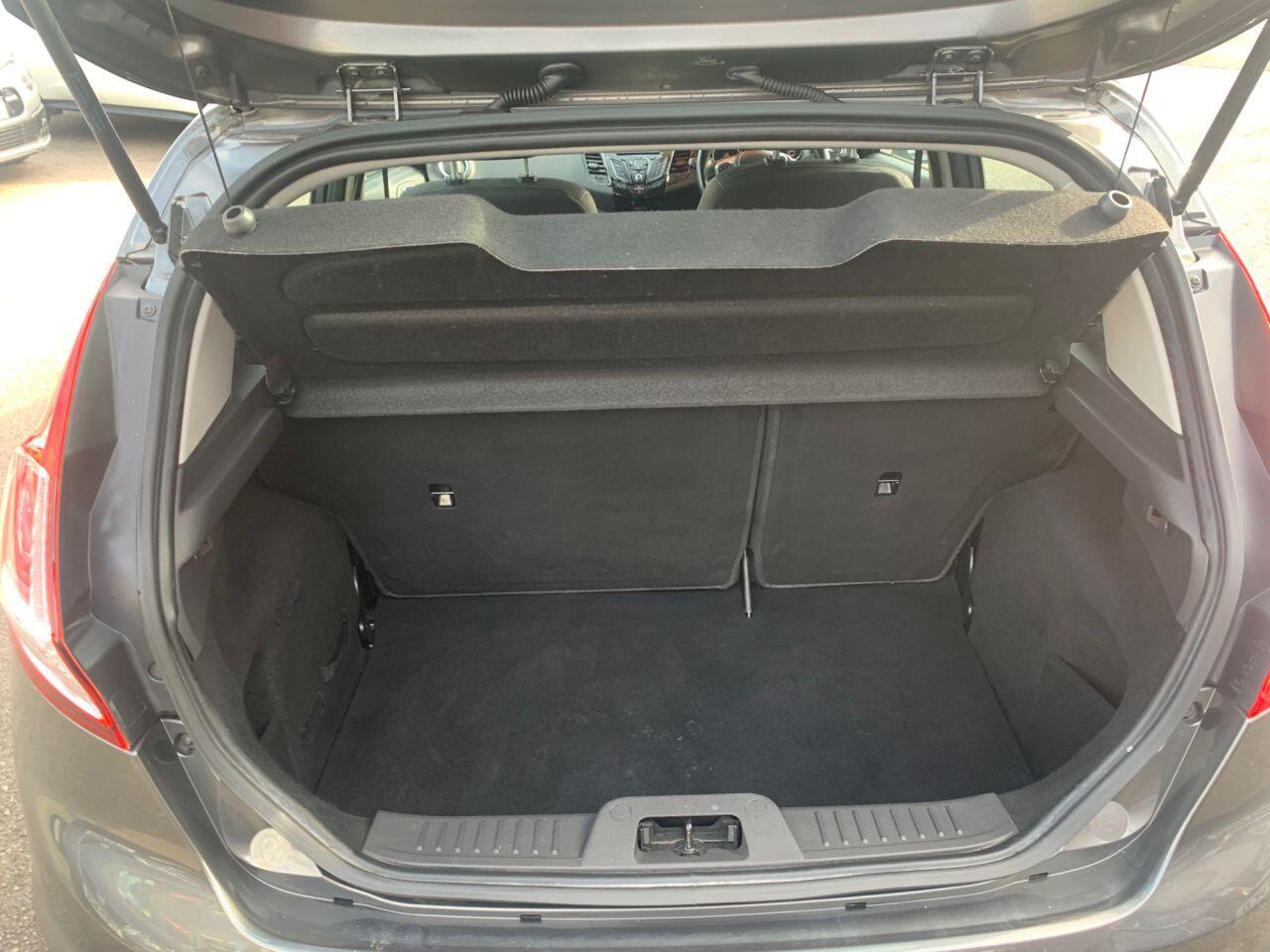 Ford Fiesta - Image 9