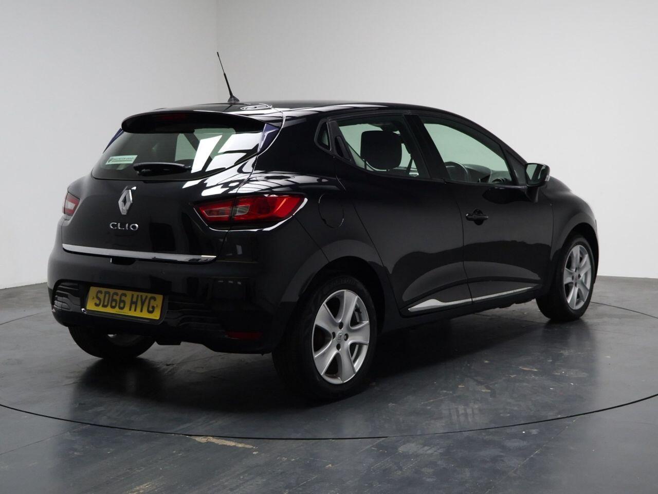 Renault Clio - Image 12