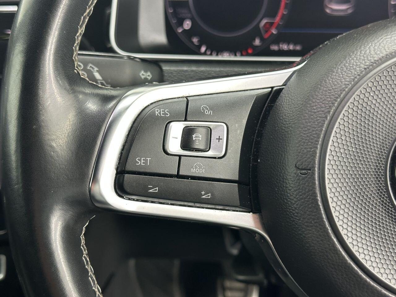 Volkswagen Golf - Image 40