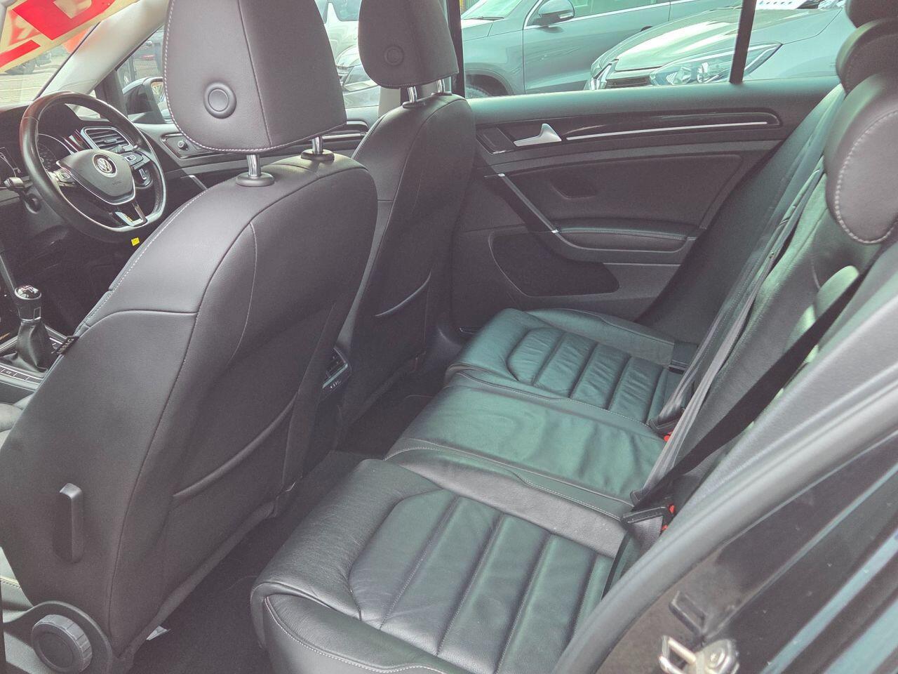 Volkswagen Golf - Image 26