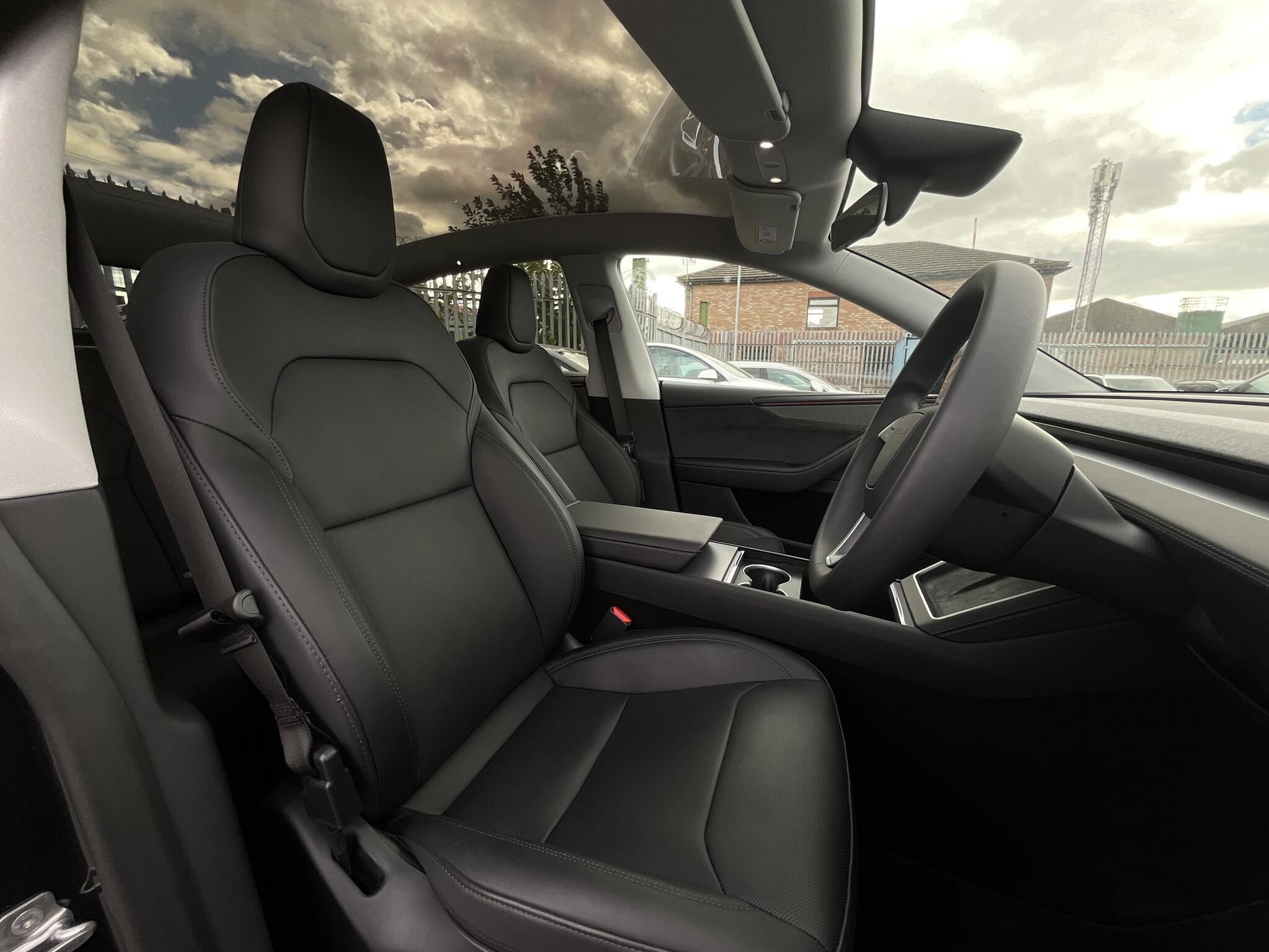 Tesla Model Y - Image 8
