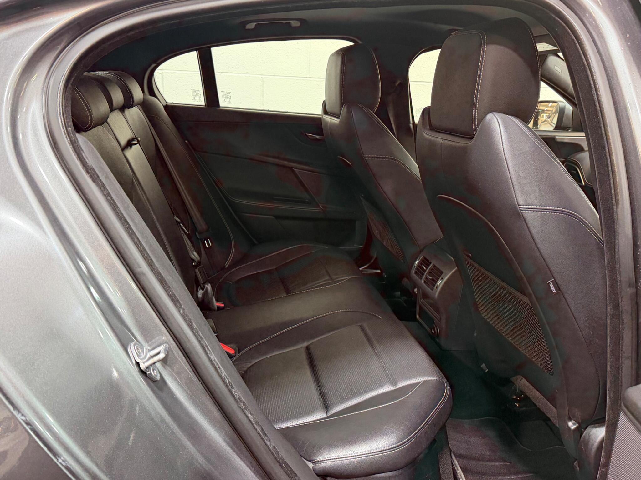 Jaguar XE - Image 11
