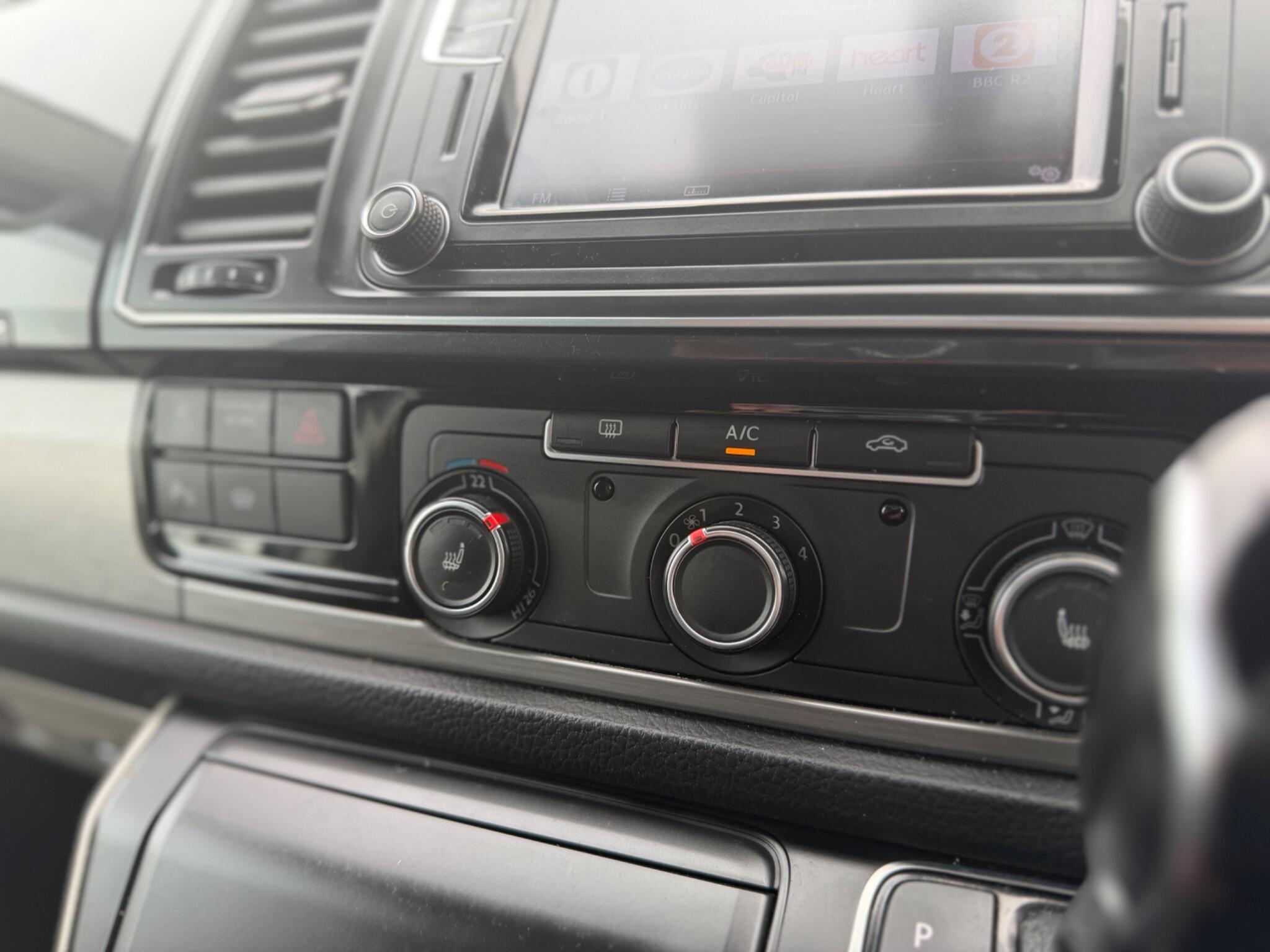 Volkswagen Transporter - Image 19