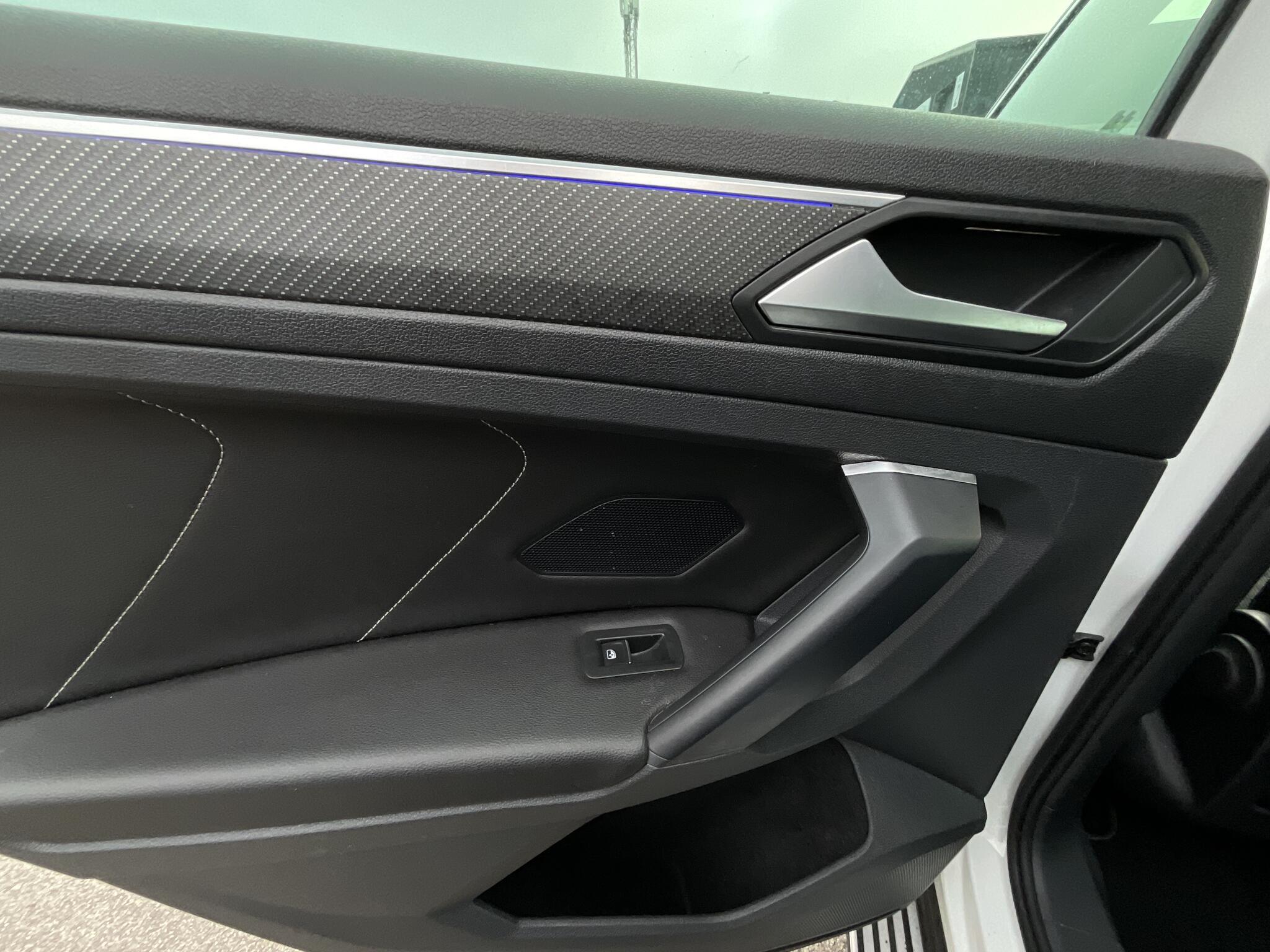 Volkswagen Tiguan - Image 13