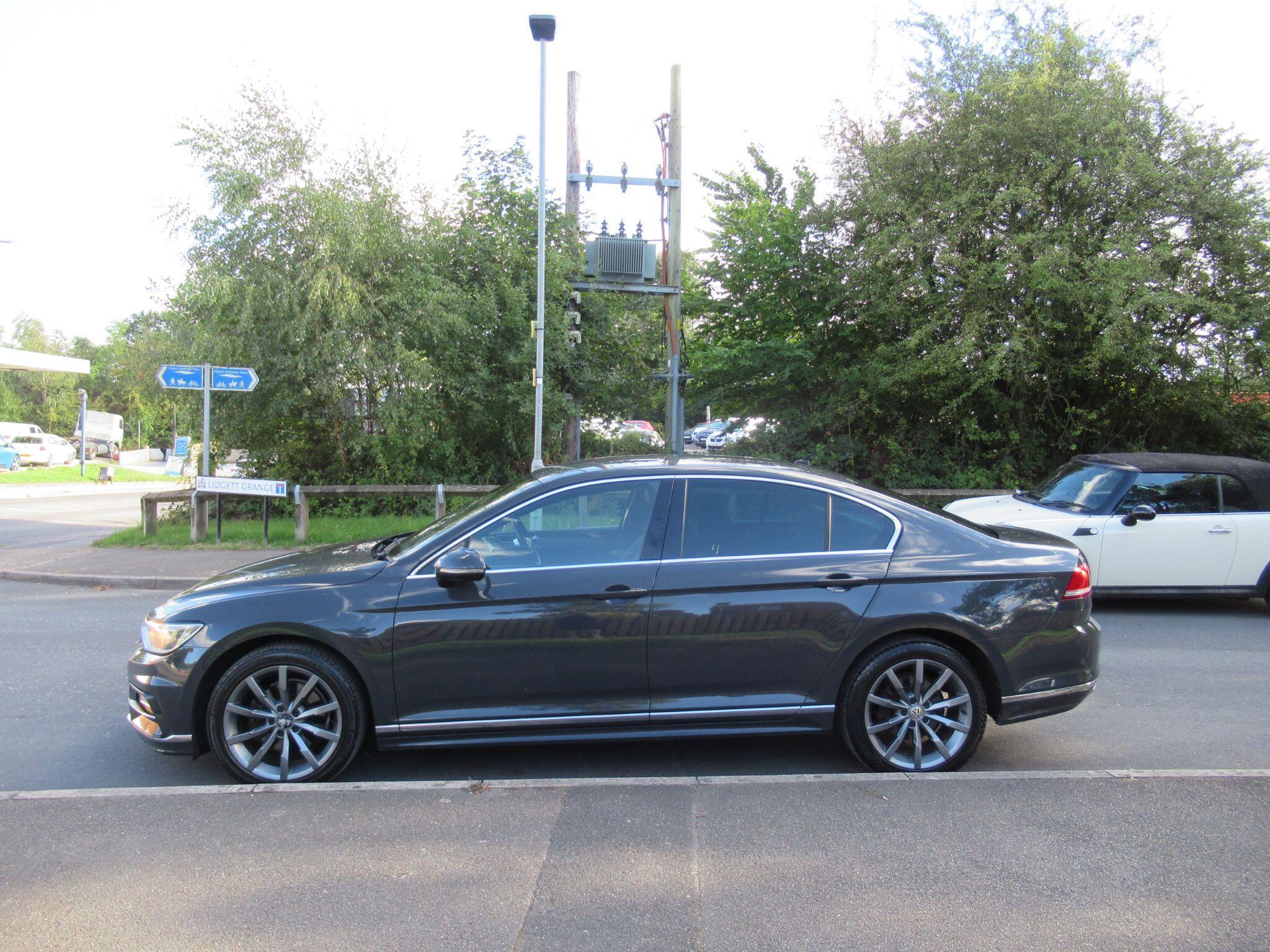 Volkswagen Passat - Image 5