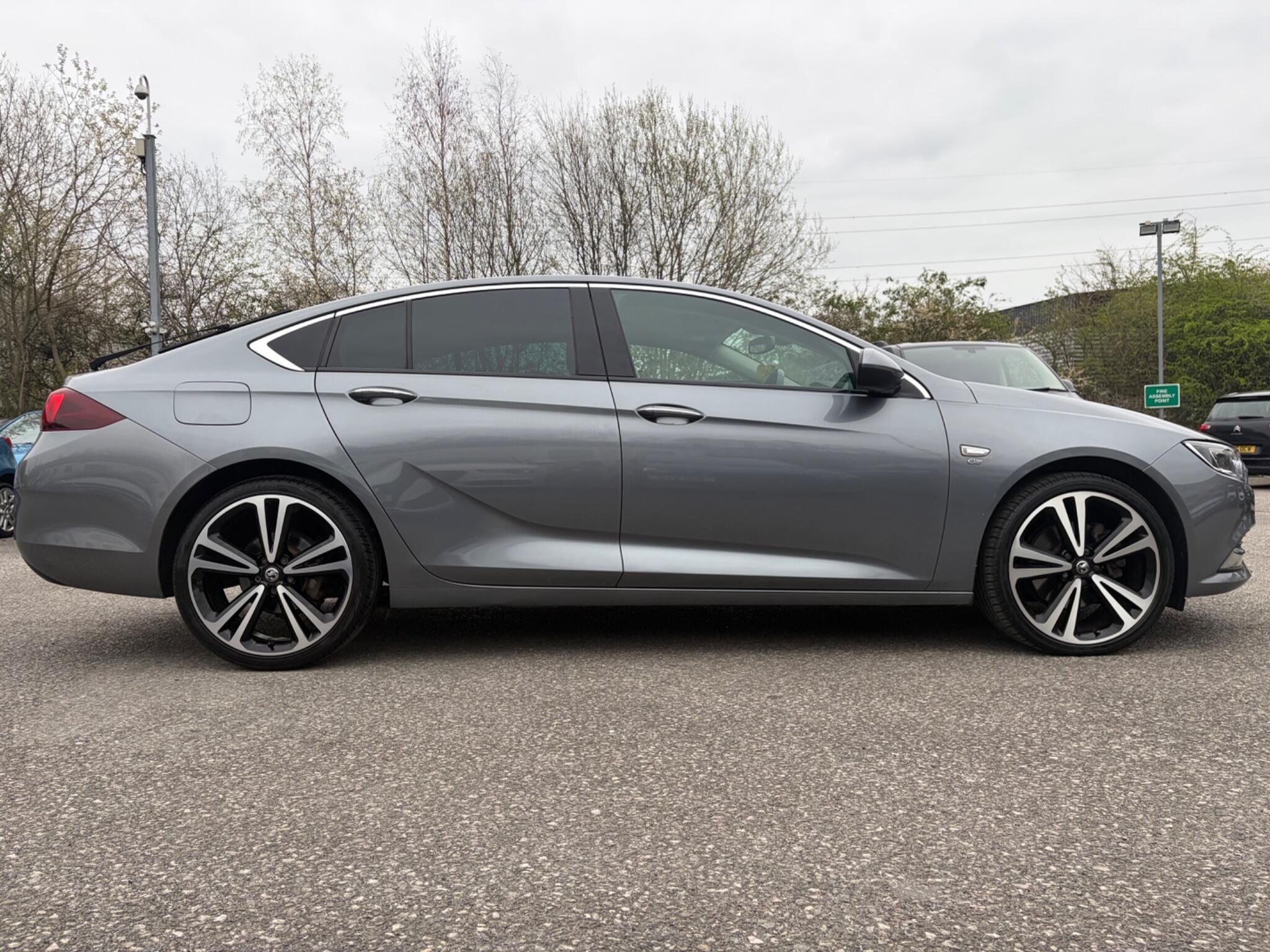 Vauxhall Insignia - Image 14