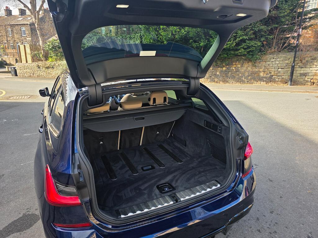 BMW 3 Series - Image 22