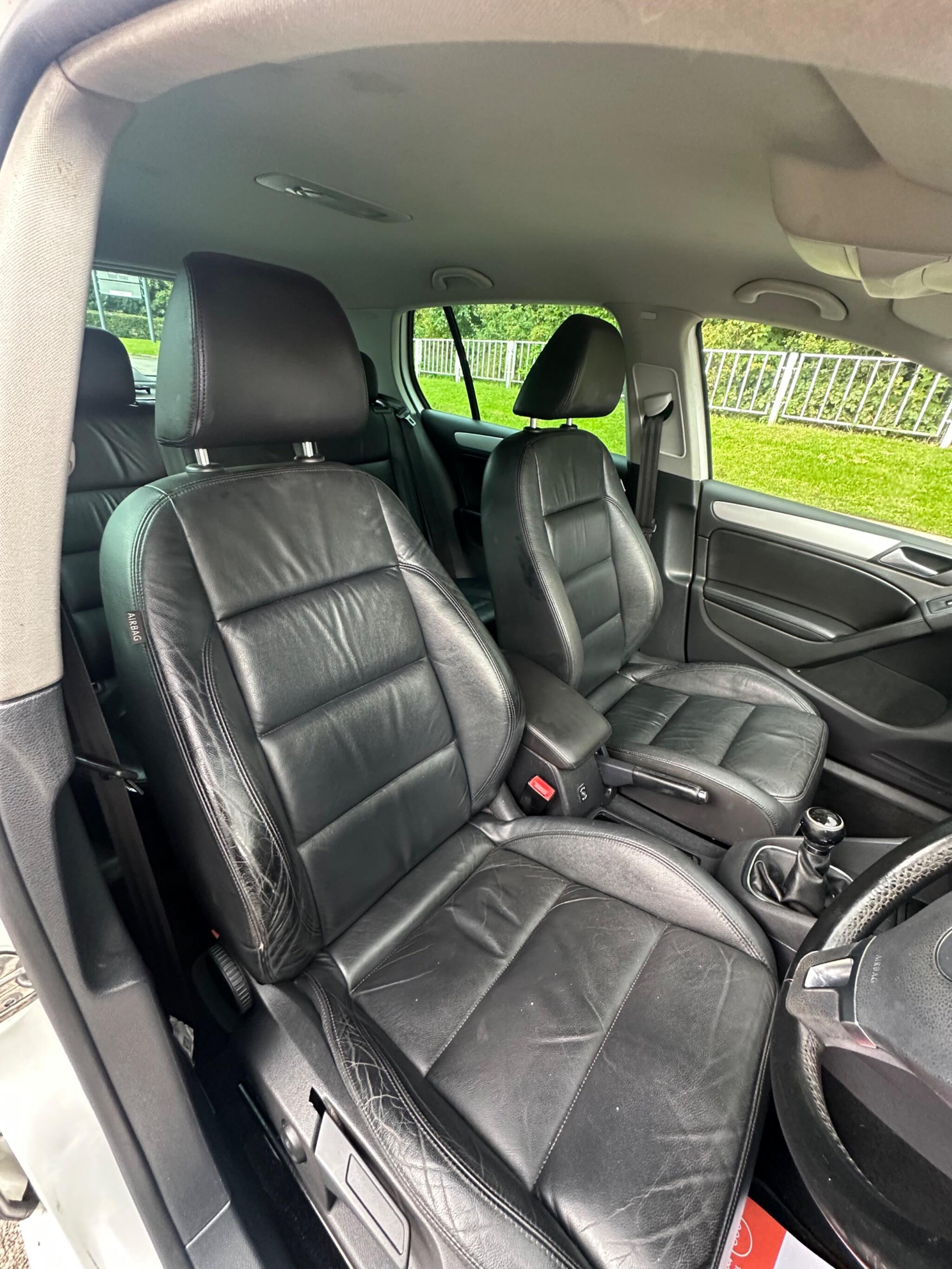 Volkswagen Golf - Image 17