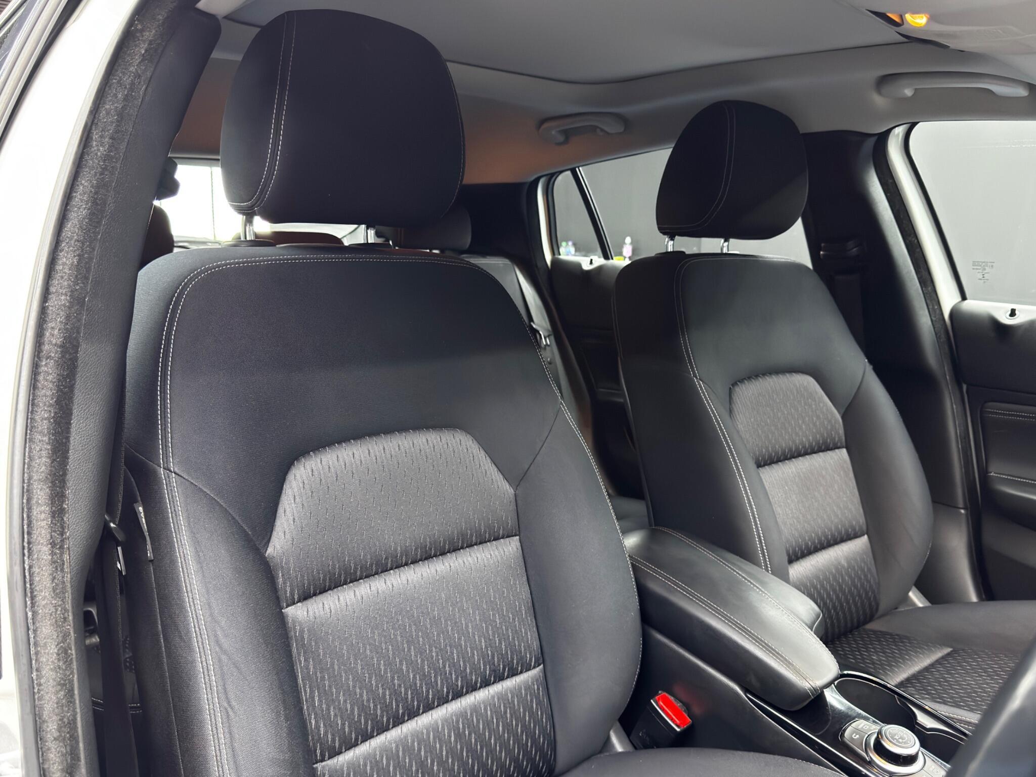 Infiniti Q30 - Image 12