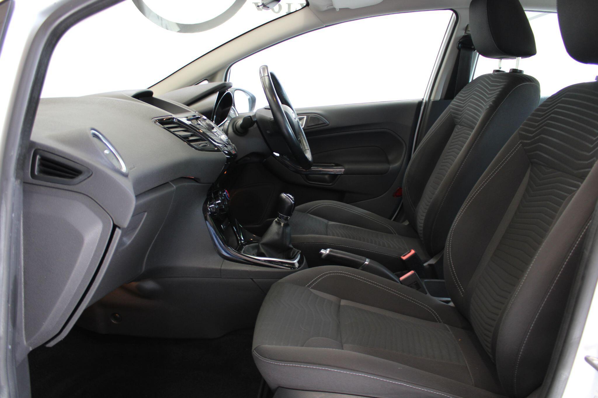 Ford Fiesta - Image 33