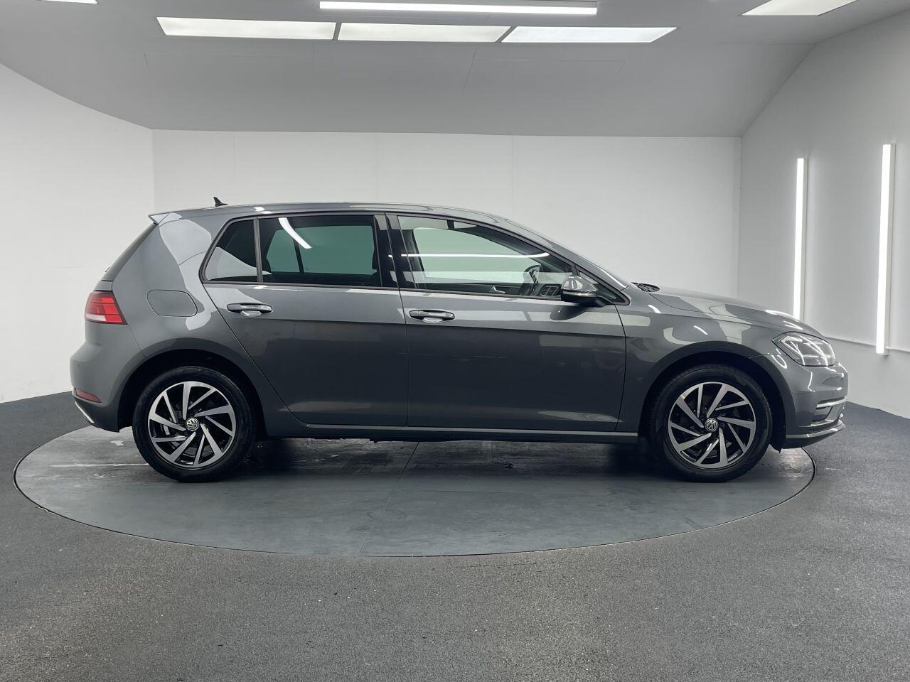 Volkswagen Golf - Image 13