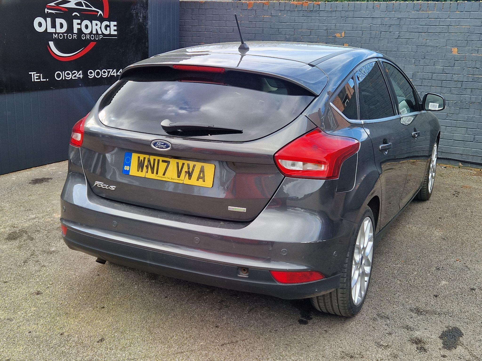 Ford Focus - Image 10