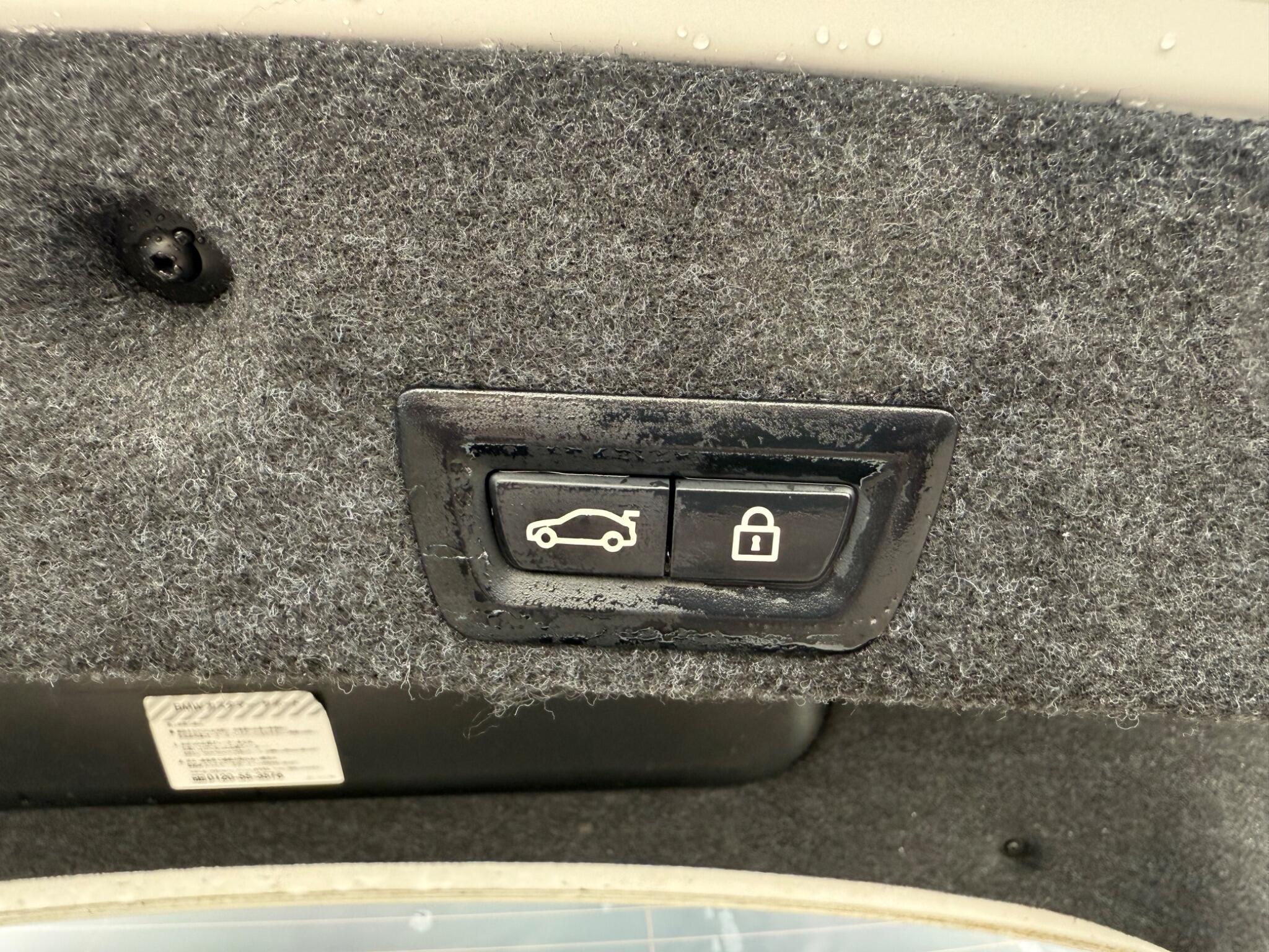 BMW 5 Series - Image 9