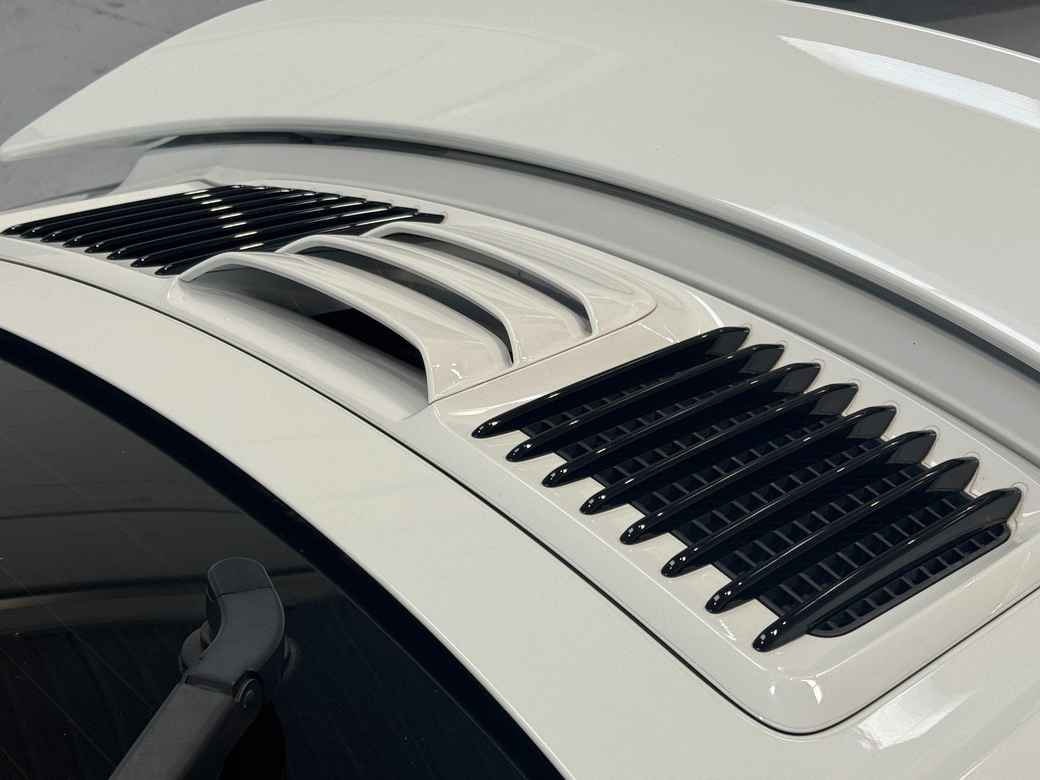 Porsche 911 - Image 61