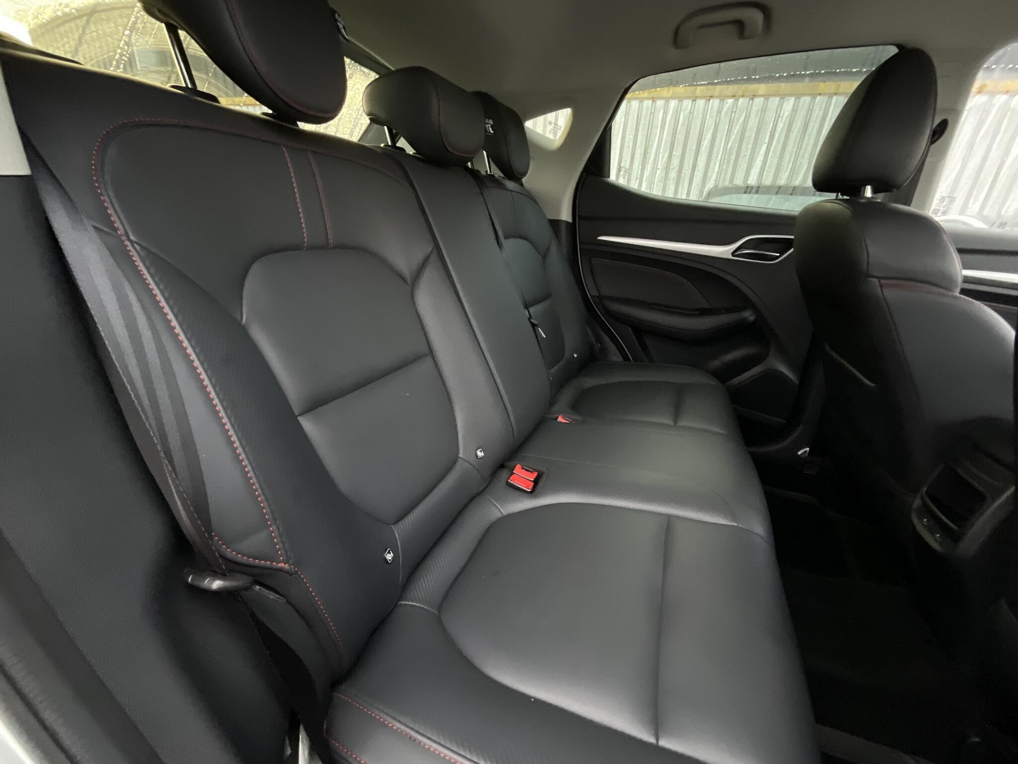 MG MG ZS - Image 11