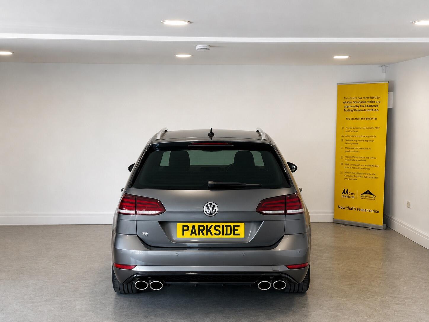 Volkswagen Golf - Image 4