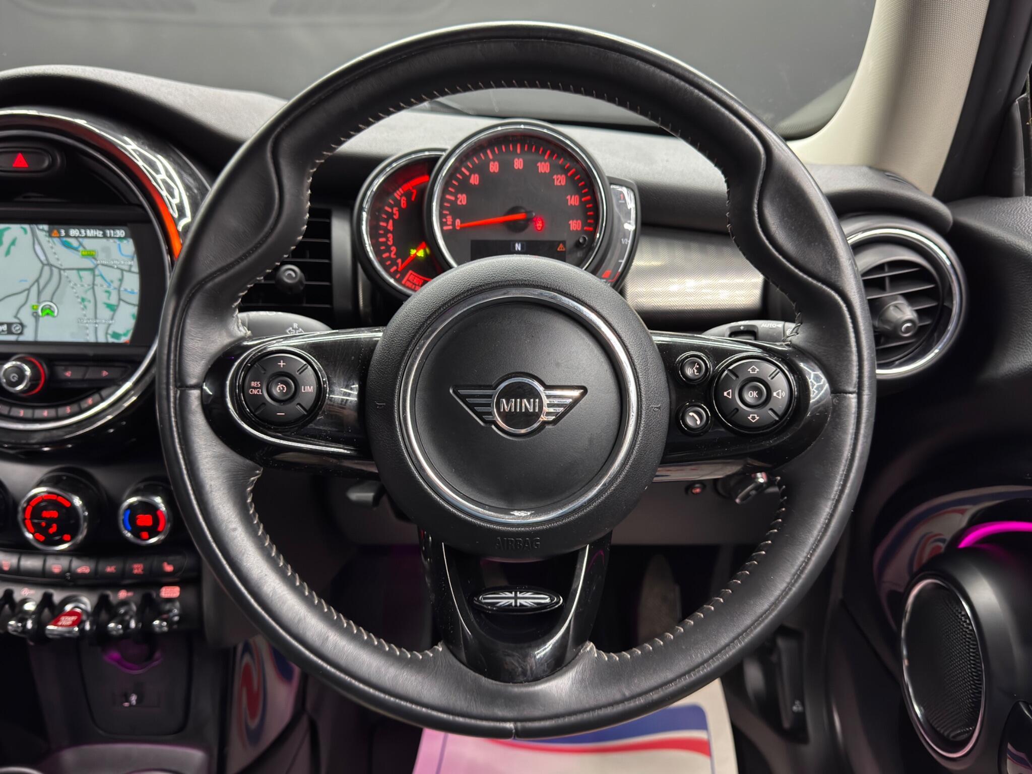 MINI Hatch - Image 18