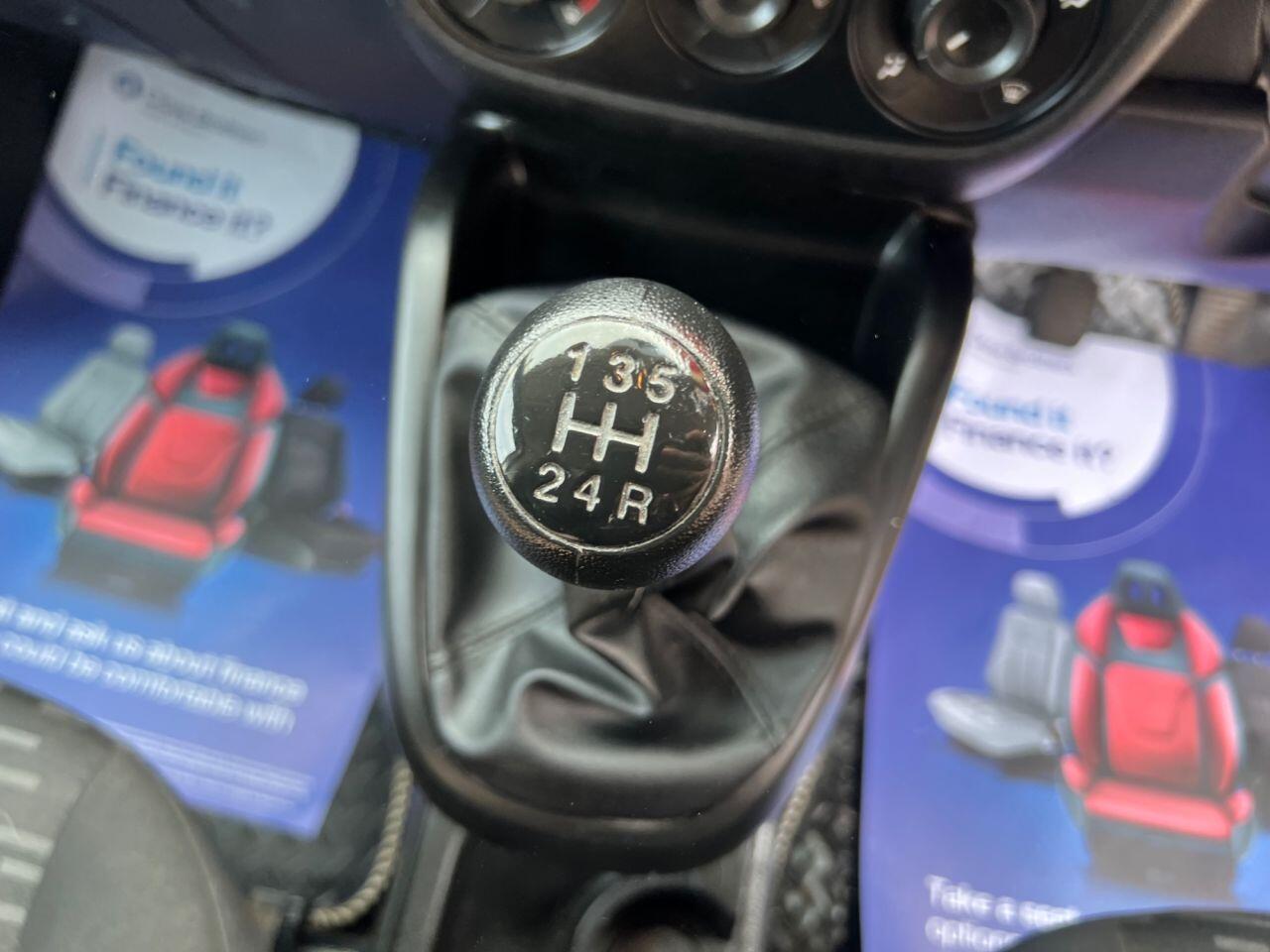 Vauxhall Combo - Image 18