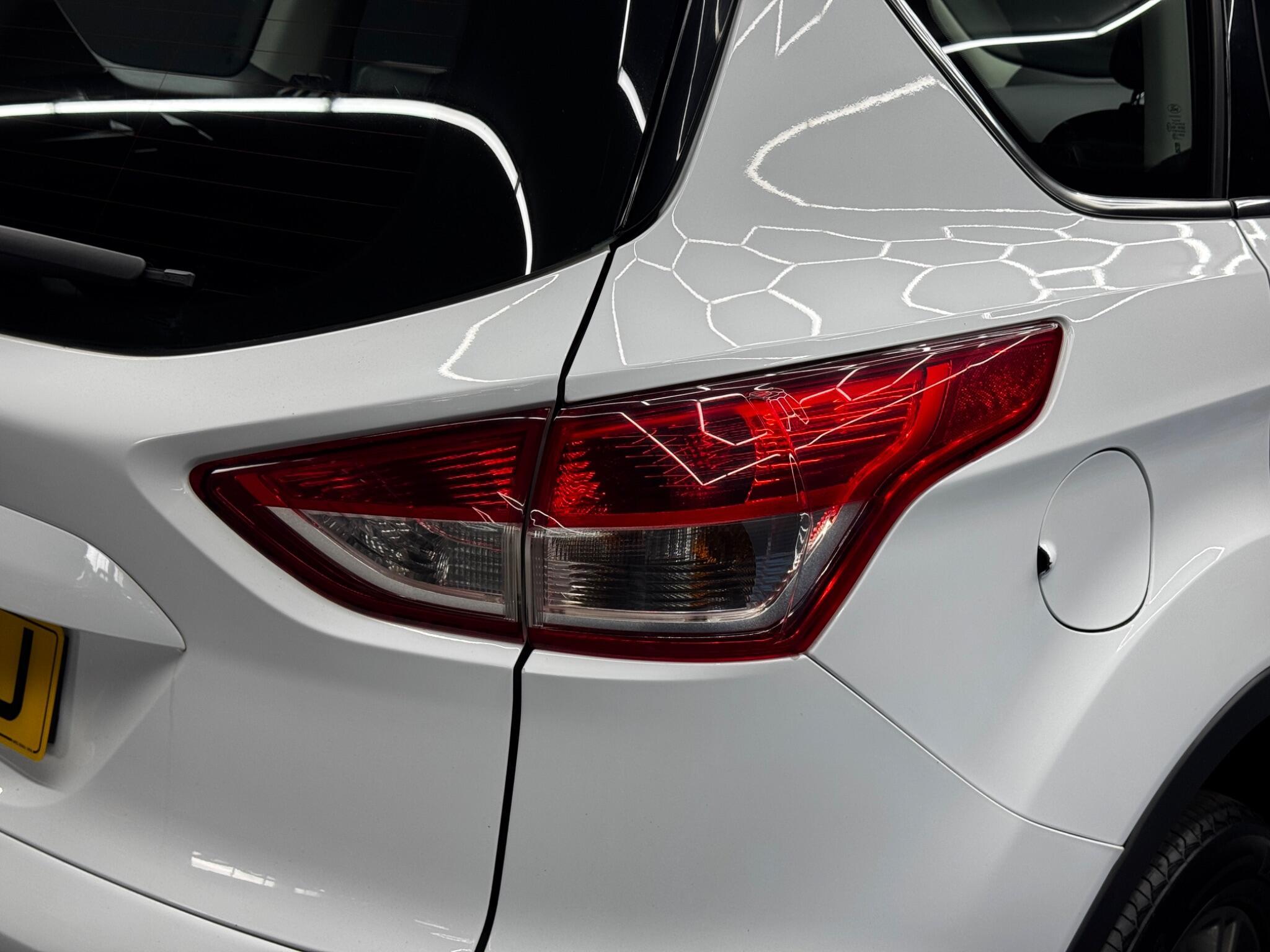 Ford Kuga - Image 41