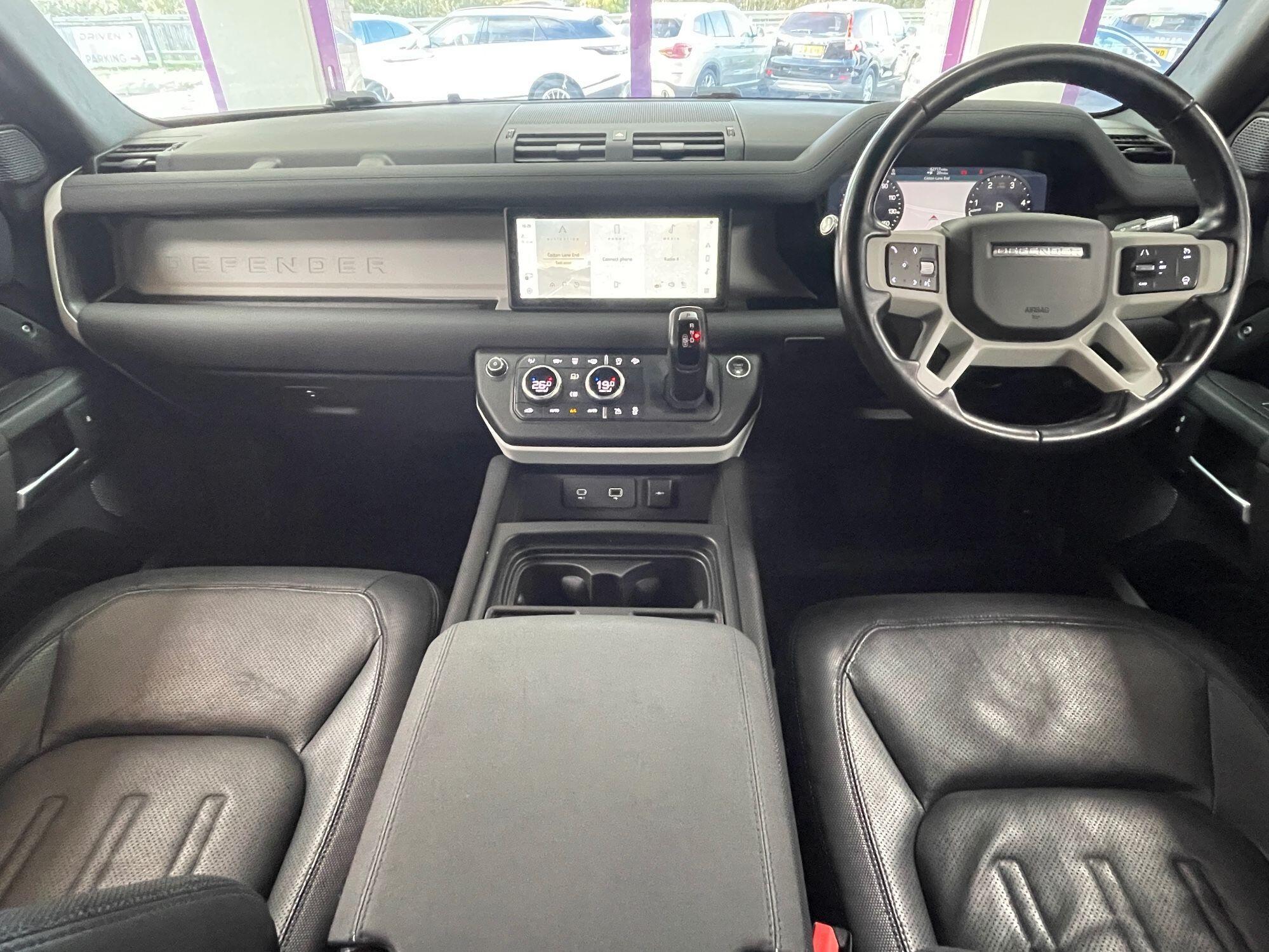 Land Rover Defender - Image 2