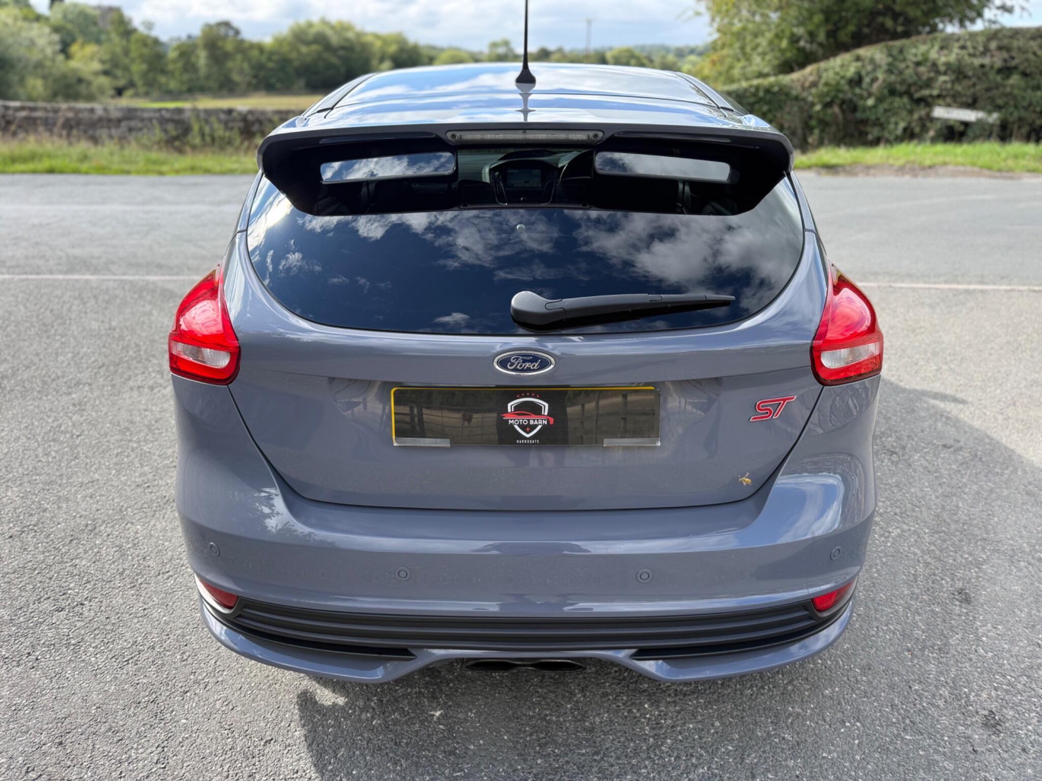 Ford Focus - Image 8