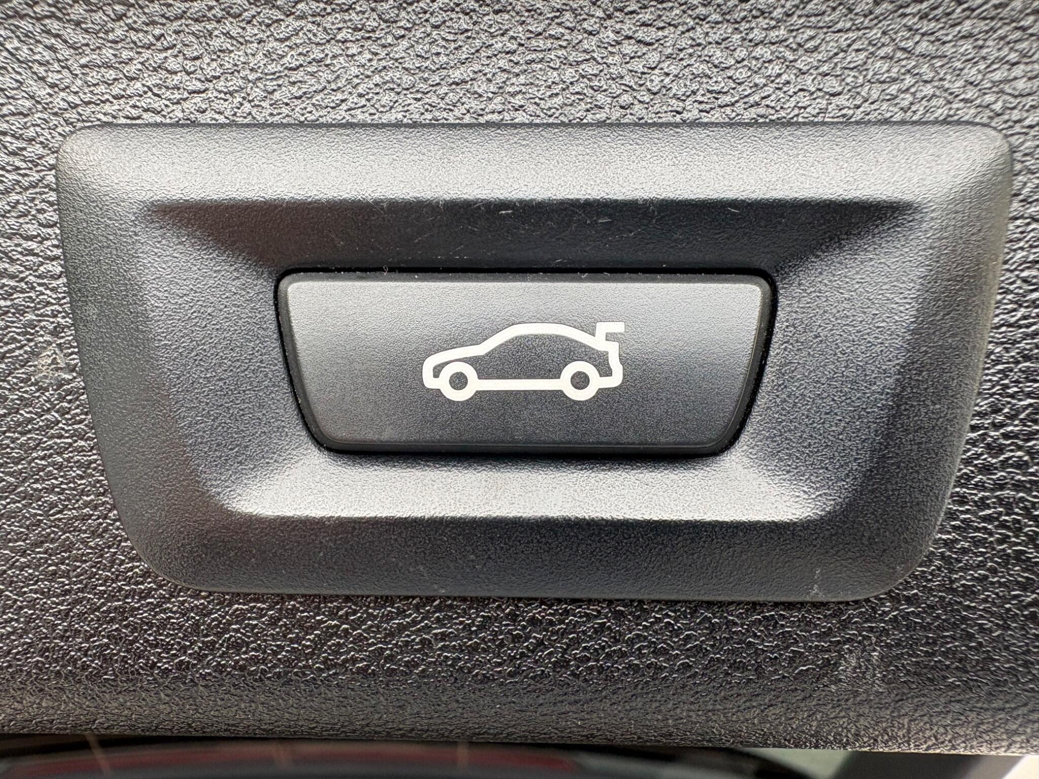 BMW 5 Series - Image 24