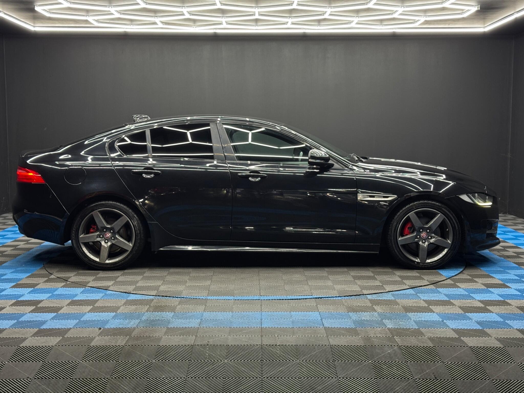 Jaguar XE - Image 4