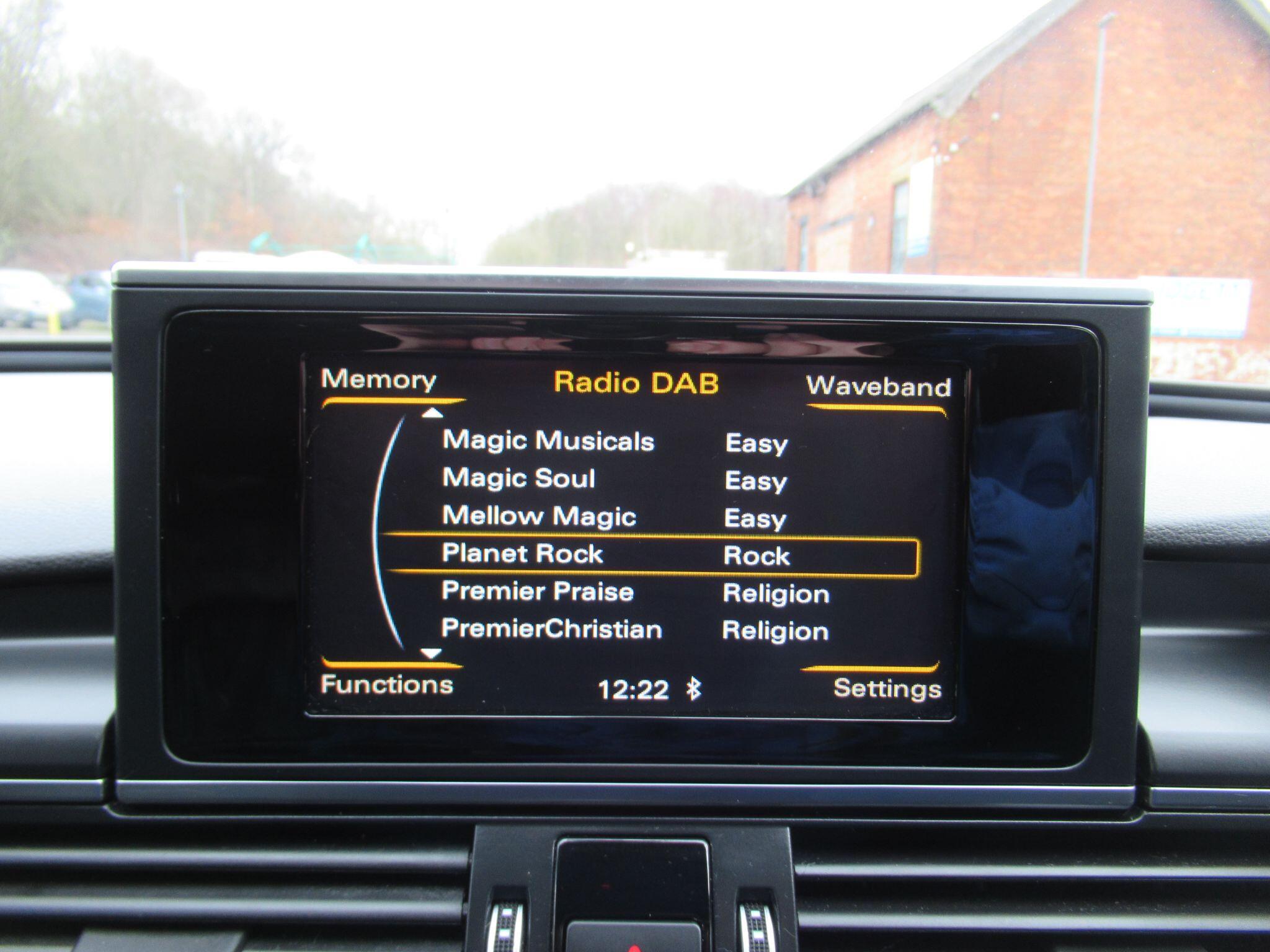 Audi A6 Avant - Image 32