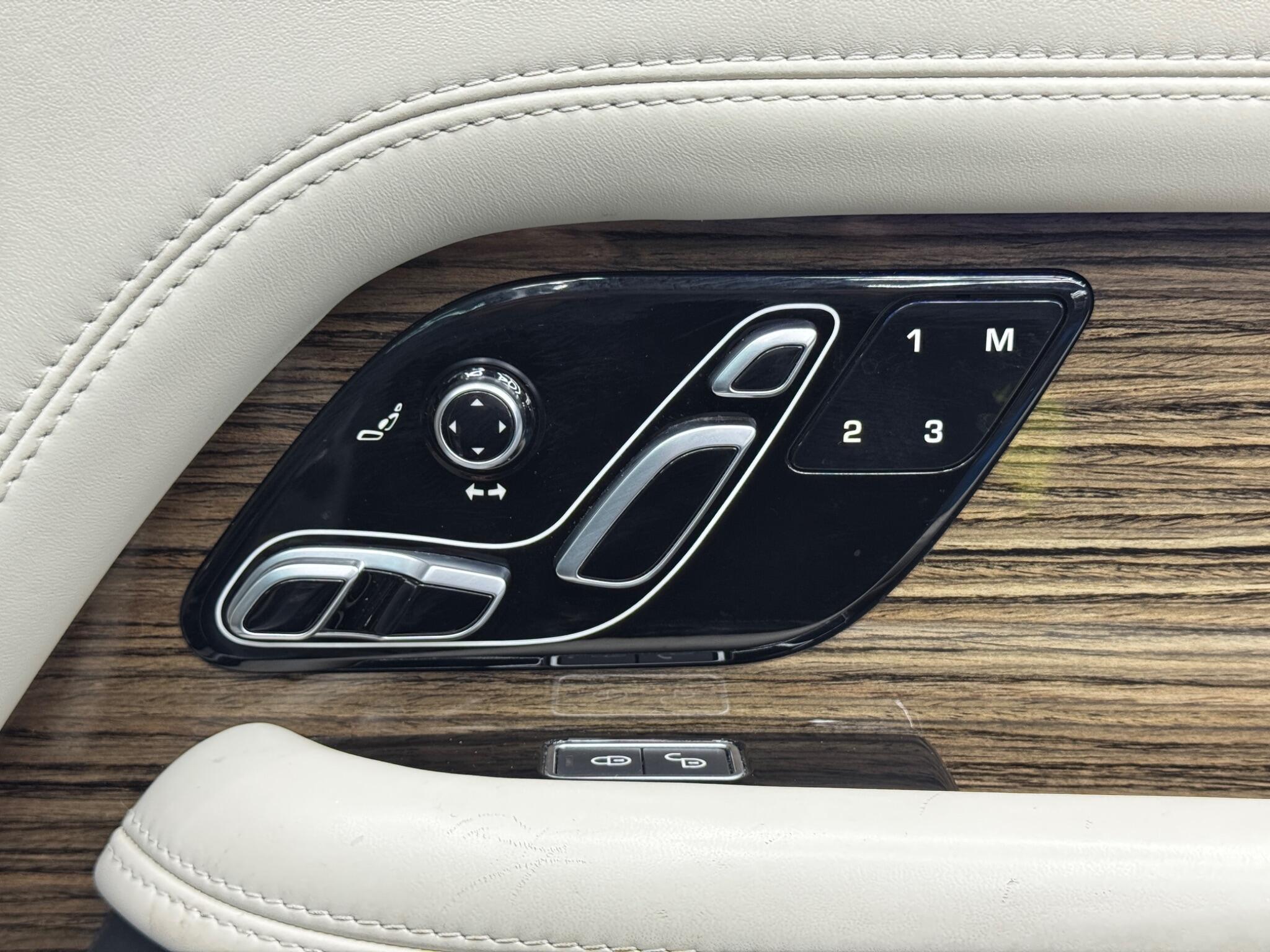 Land Rover Range Rover - Image 36