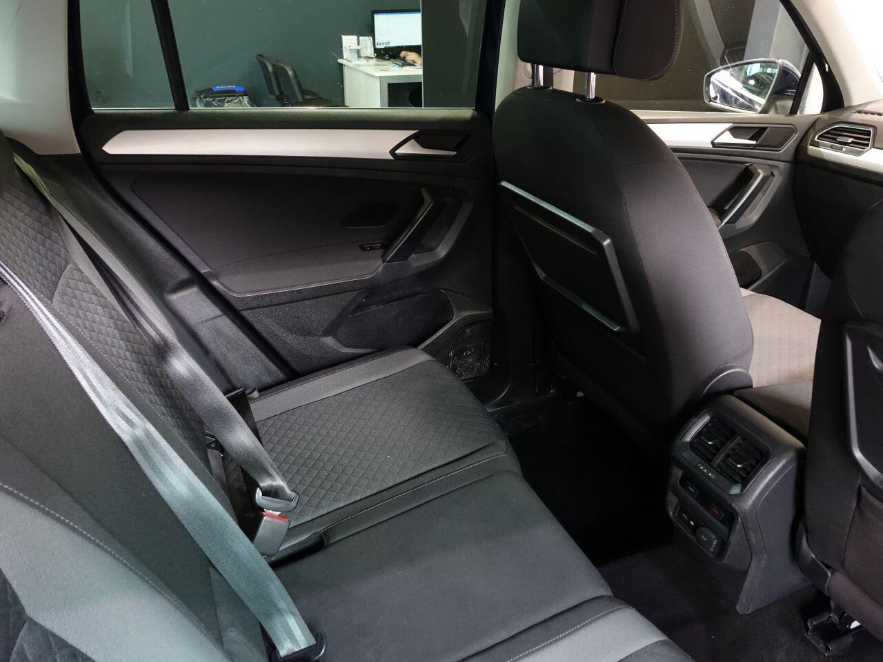 Volkswagen Tiguan - Image 15