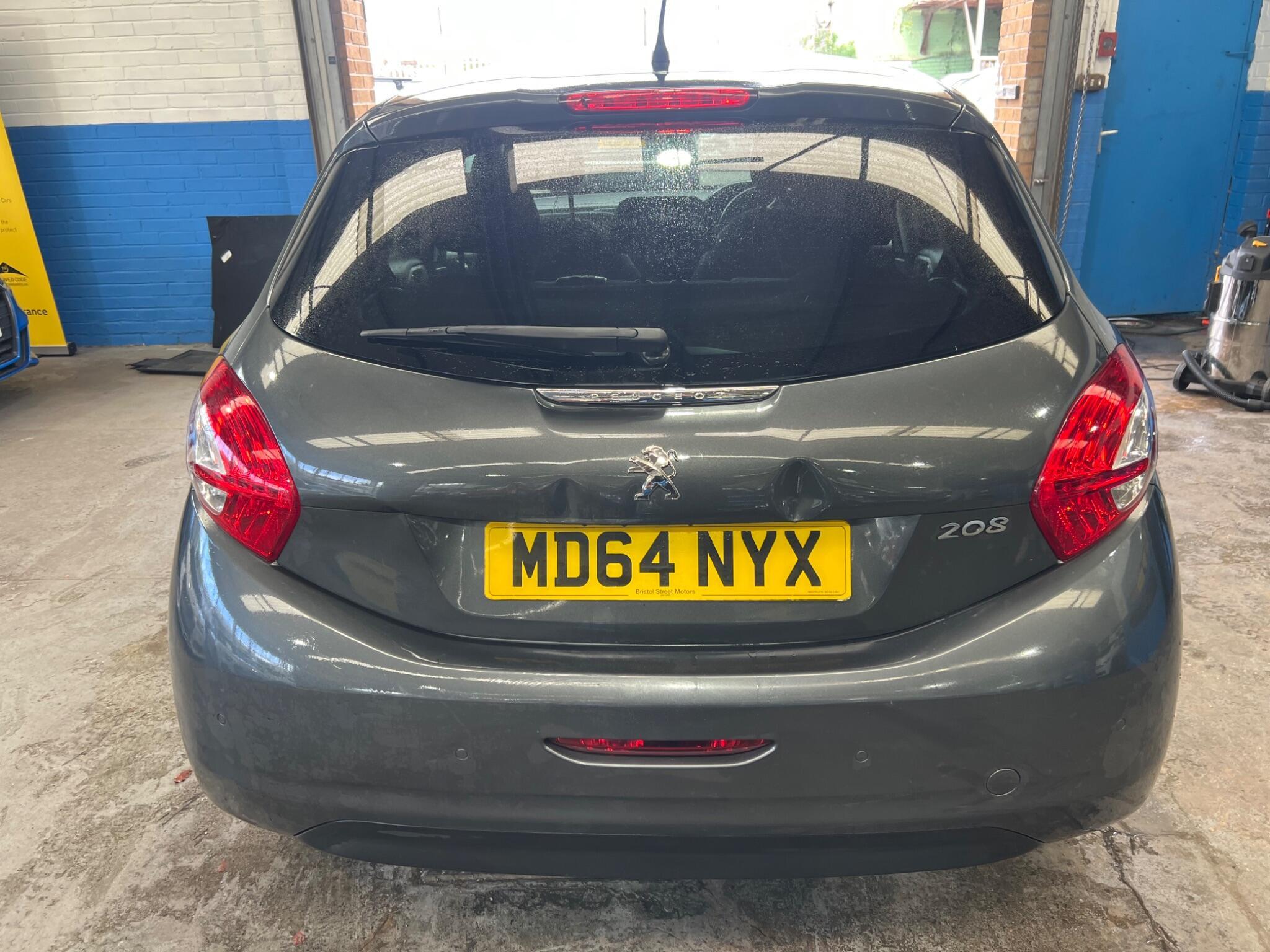 Peugeot 208 - Image 5