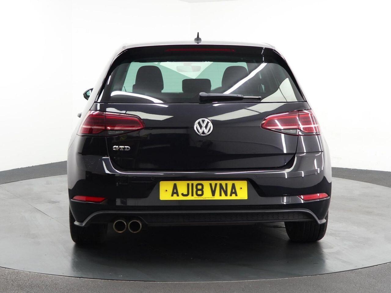 Volkswagen Golf - Image 11