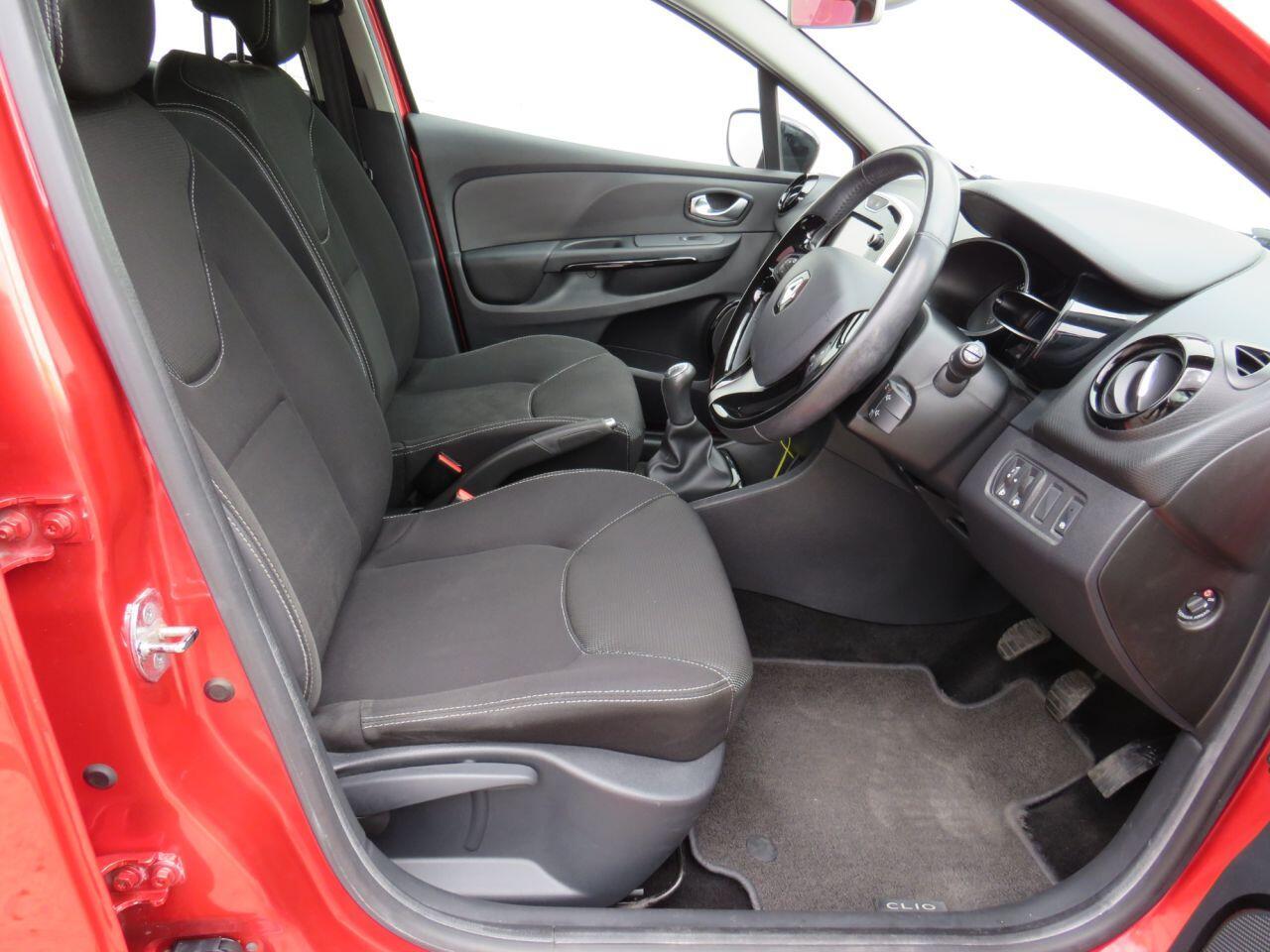 Renault Clio - Image 7
