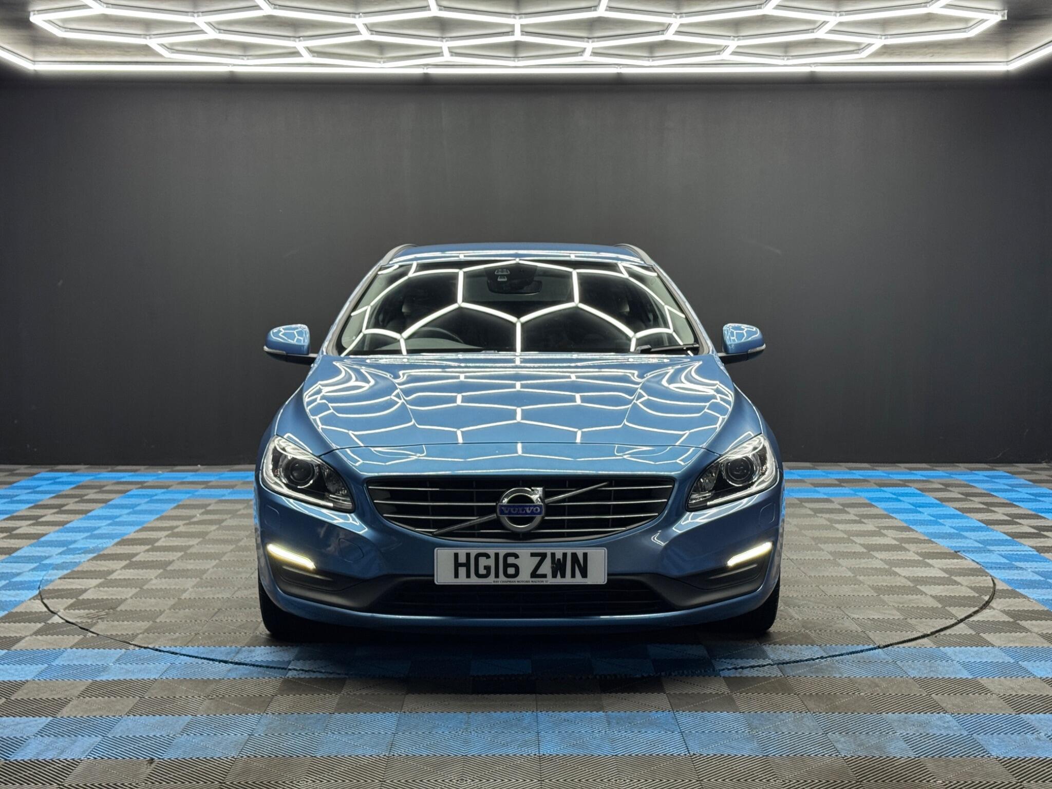 Volvo V60 - Image 2