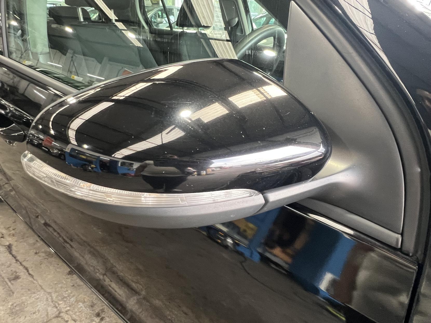 Volkswagen Golf - Image 13
