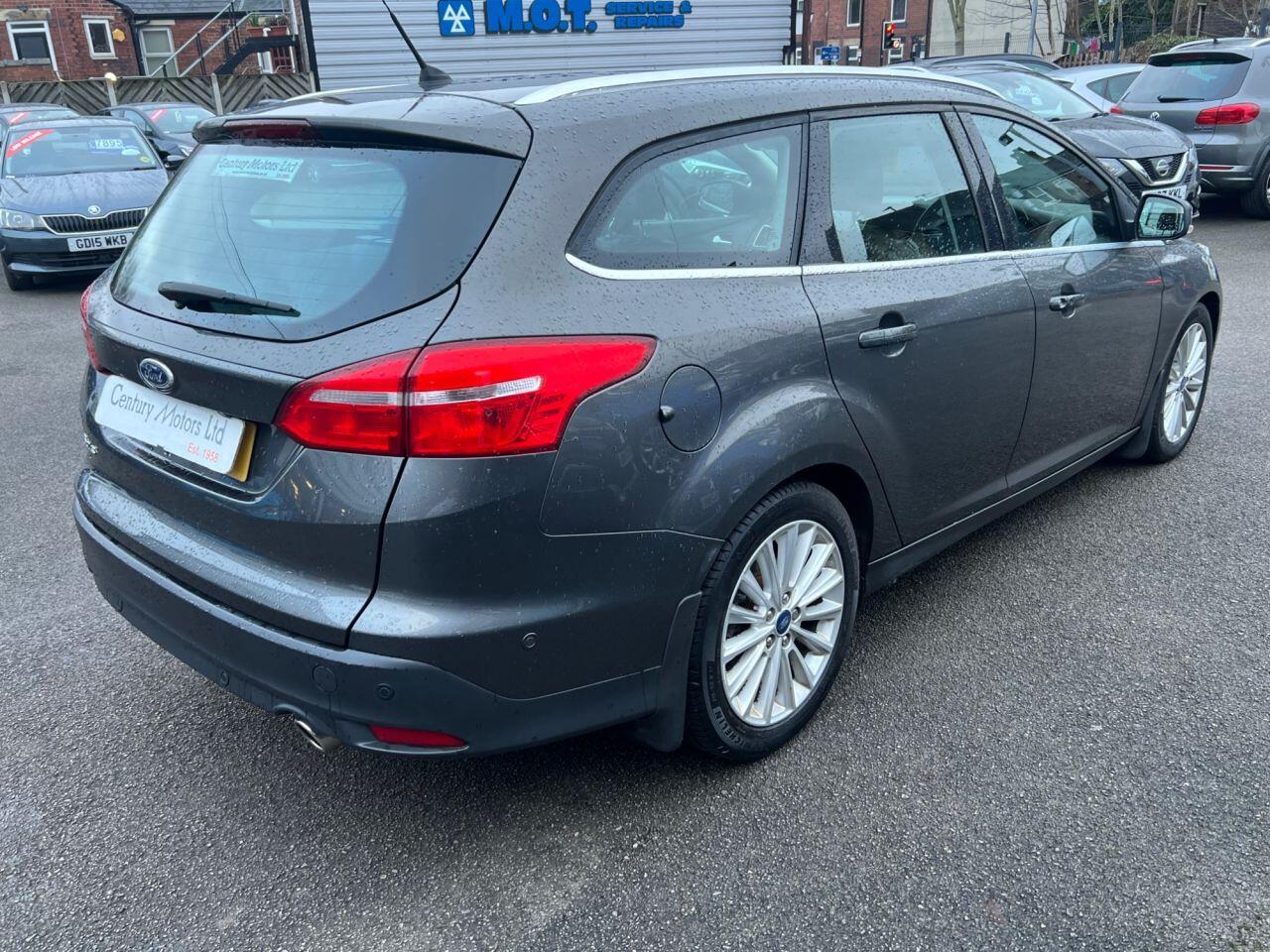 Ford Focus - Image 7