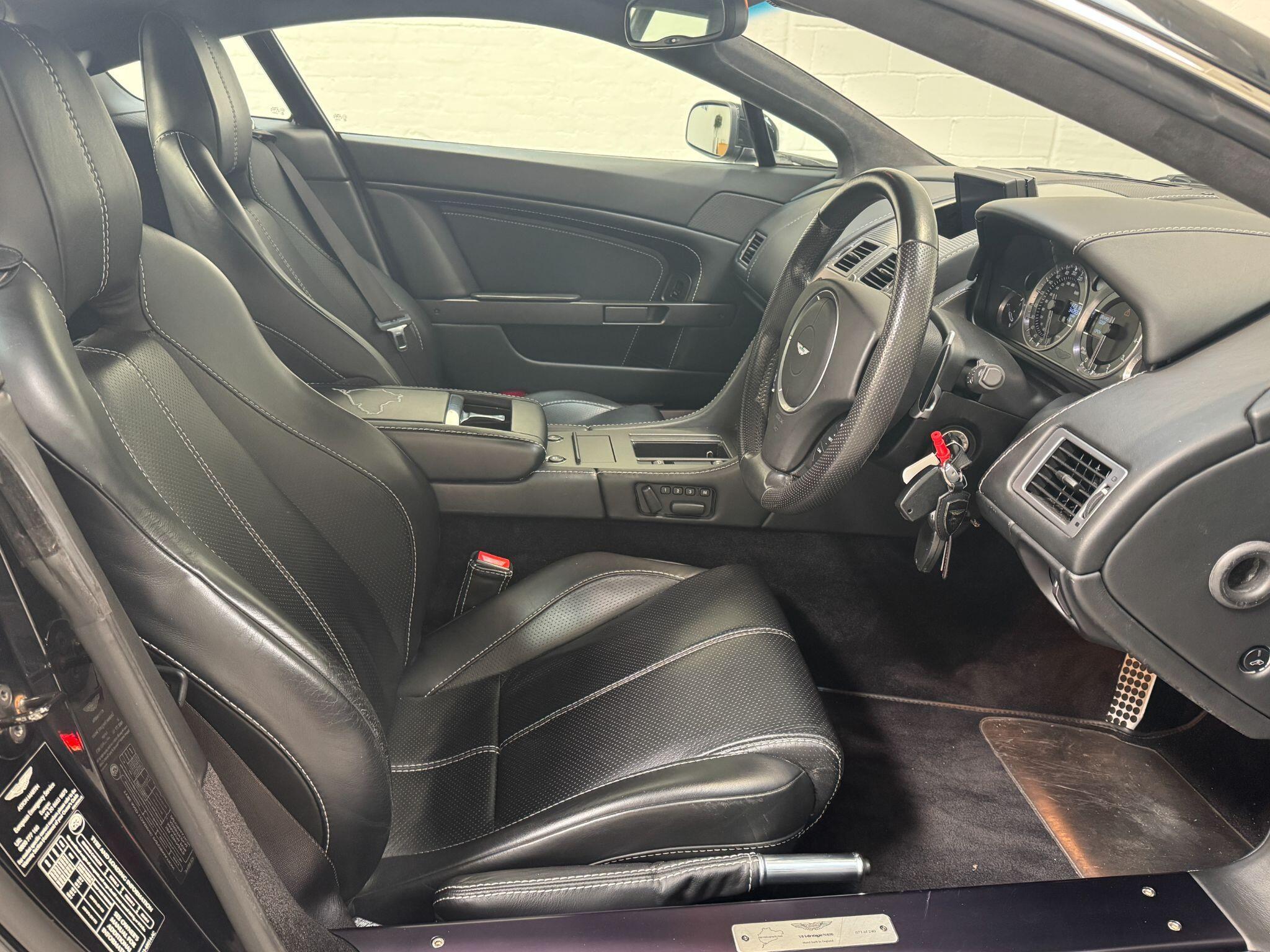 Aston Martin Vantage - Image 58