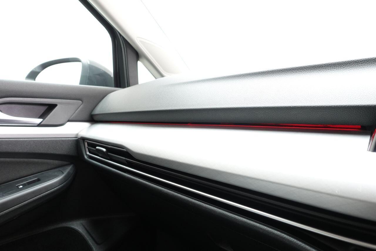 Volkswagen Golf - Image 44