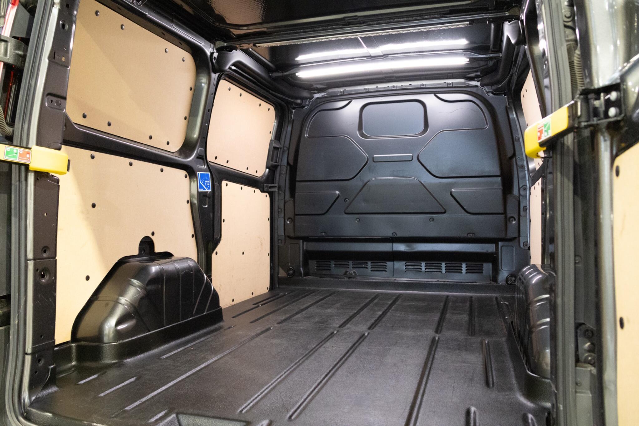 Ford Transit Custom - Image 10