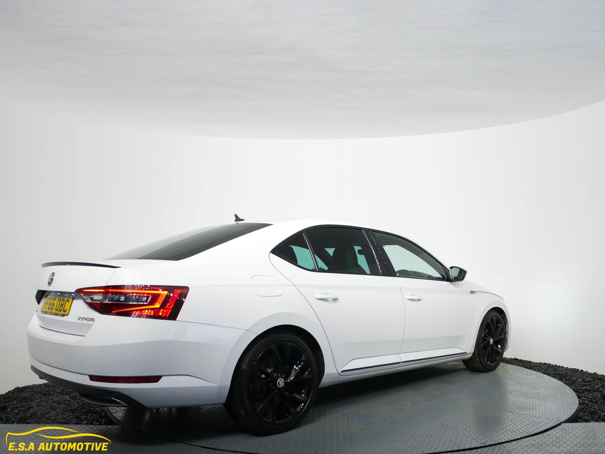 Skoda Superb - Image 15