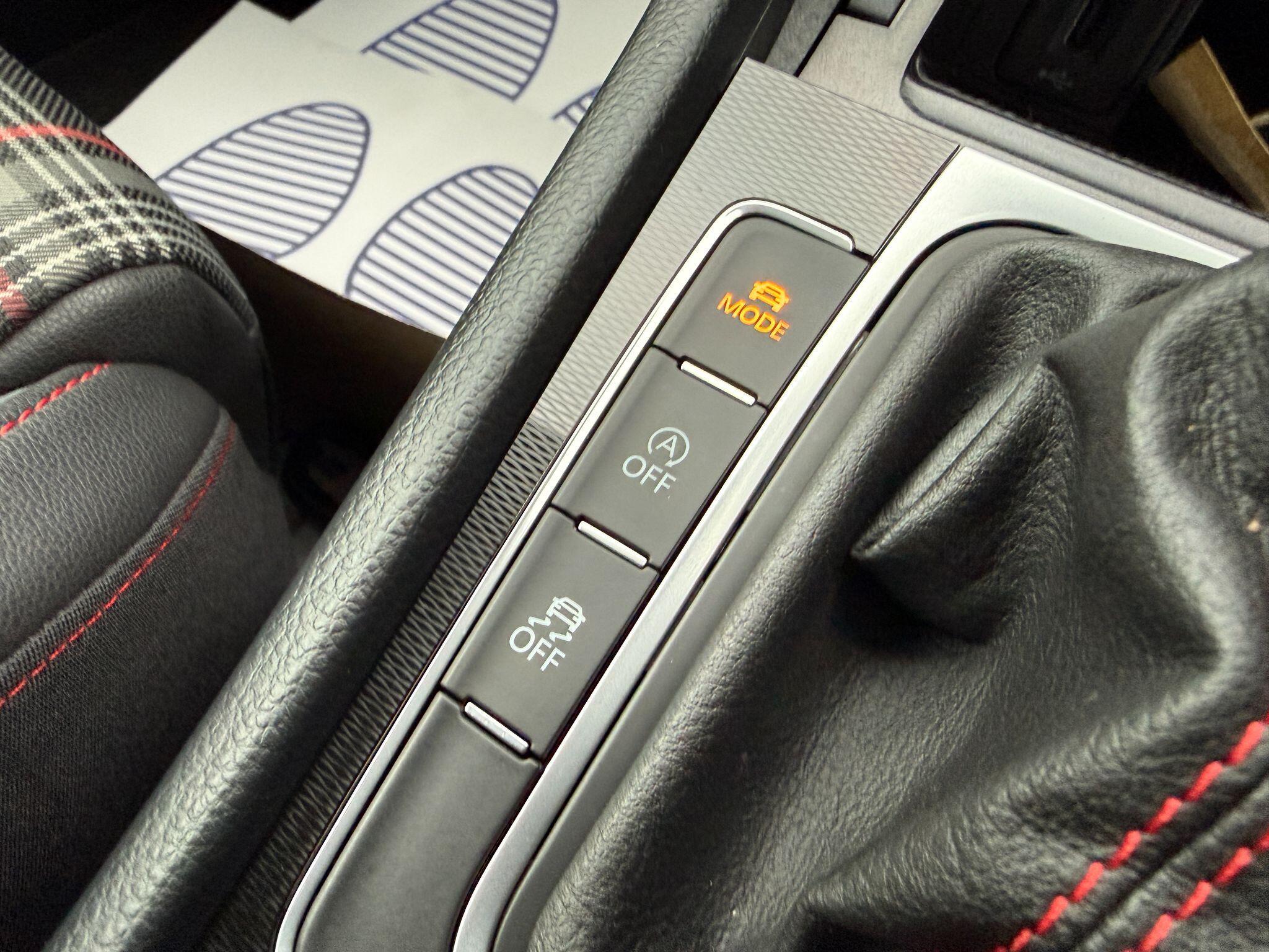 Volkswagen Golf - Image 54
